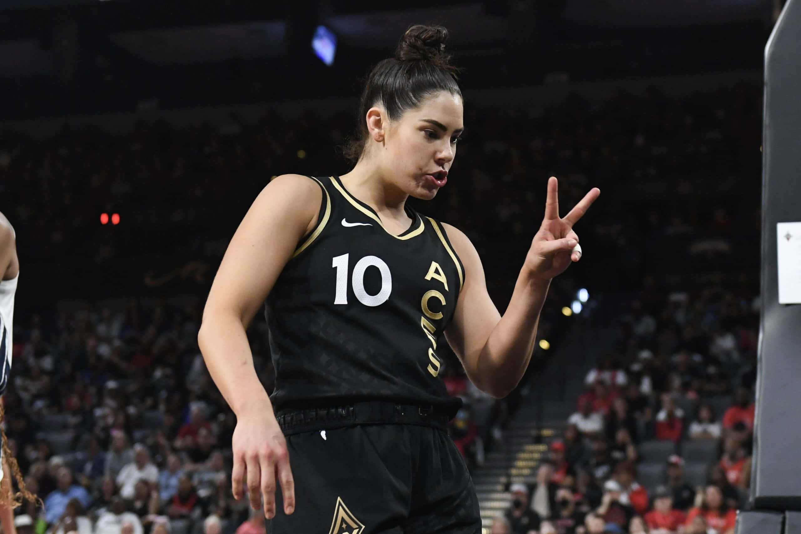 Kelsey Plum, black and gold jersey, number 10, 2K Desktop Wallpaper