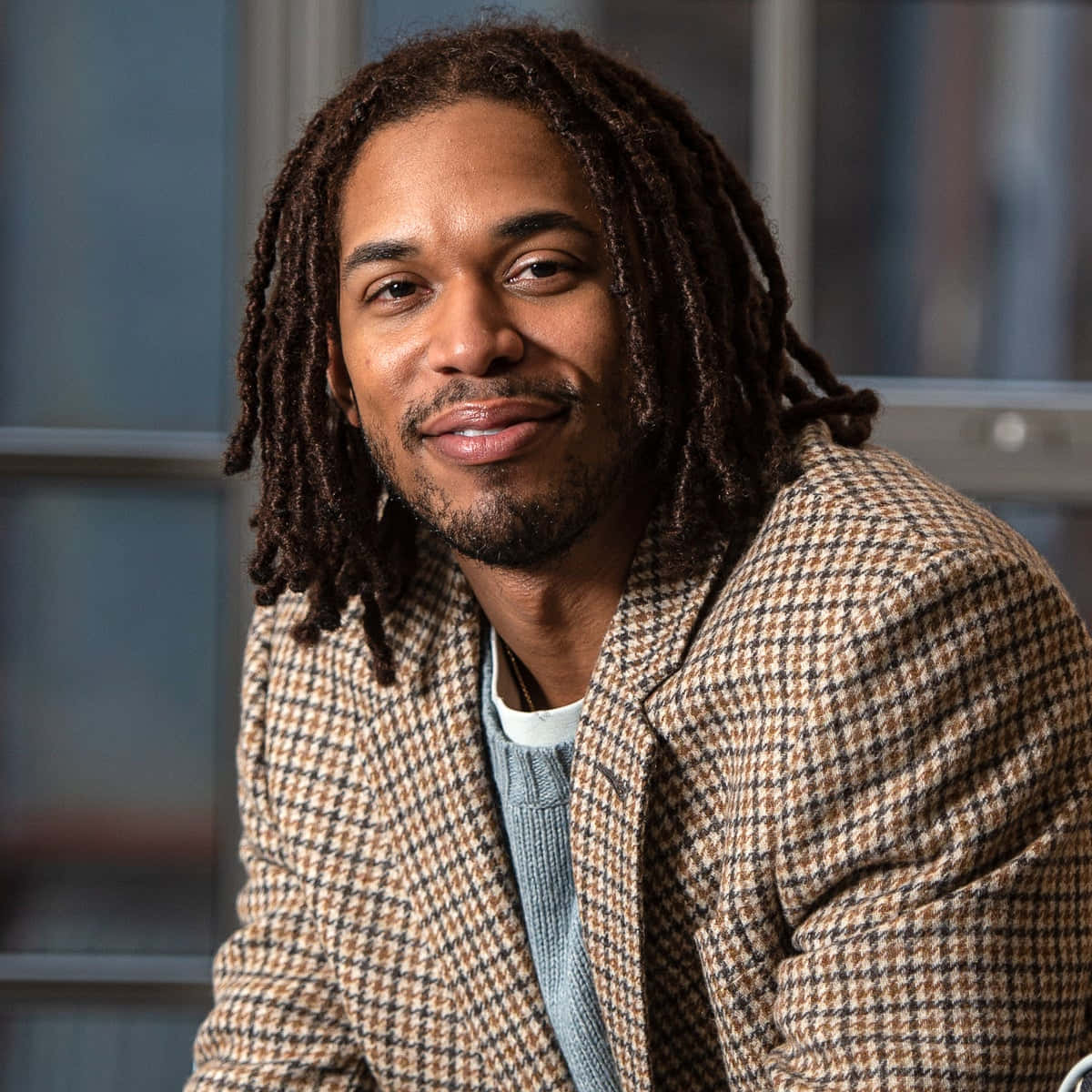Kelvin Harrison Jr, dreadlocks, houndstooth blazer, SD Desktop Wallpaper