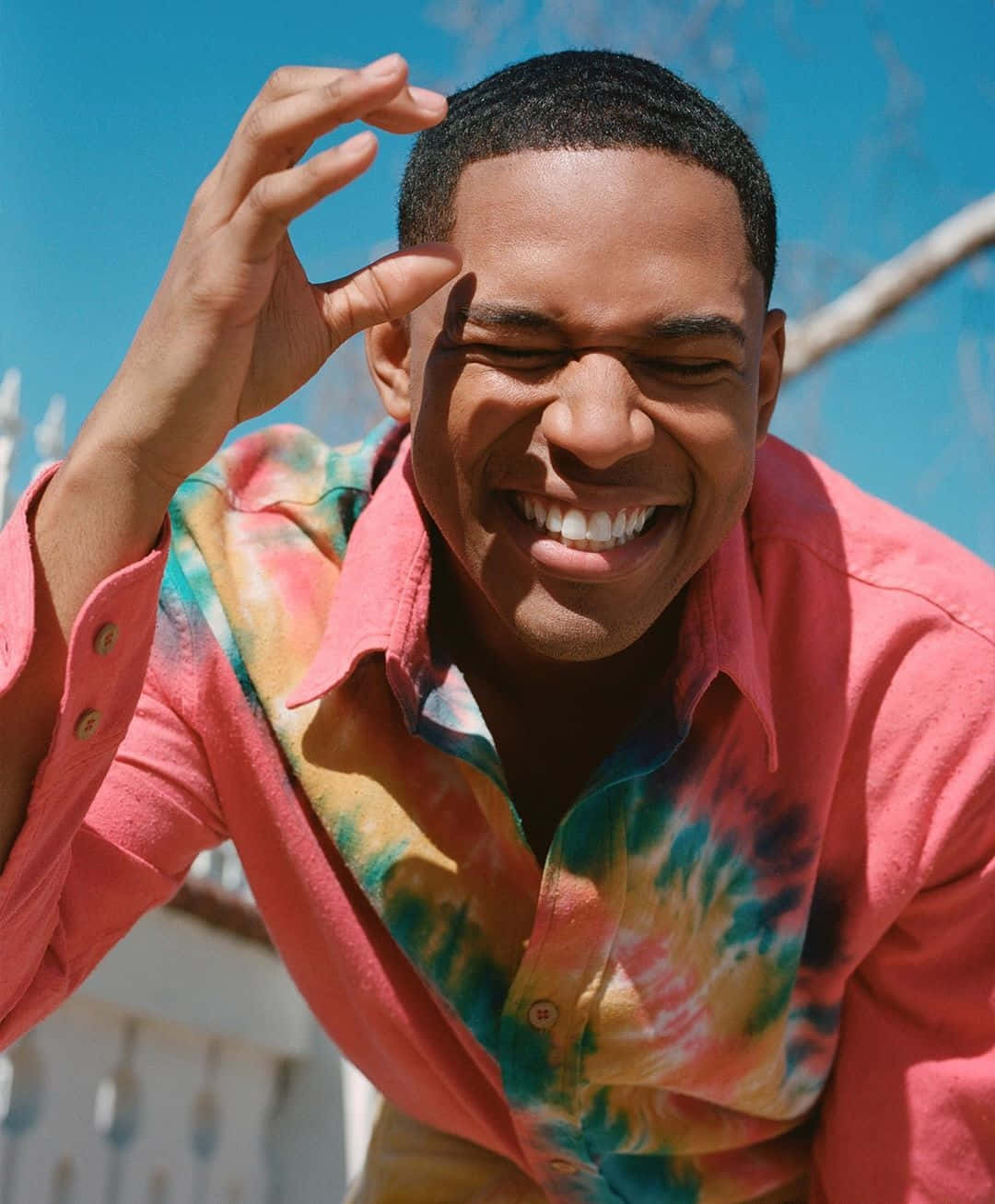 Kelvin Harrison Jr, vibrant tie-dye shirt, clear blue sky, HD Phone Wallpaper
