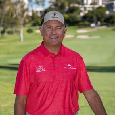 Ken Duke, red polo shirt, sunlit golf course, SD Desktop Wallpaper
