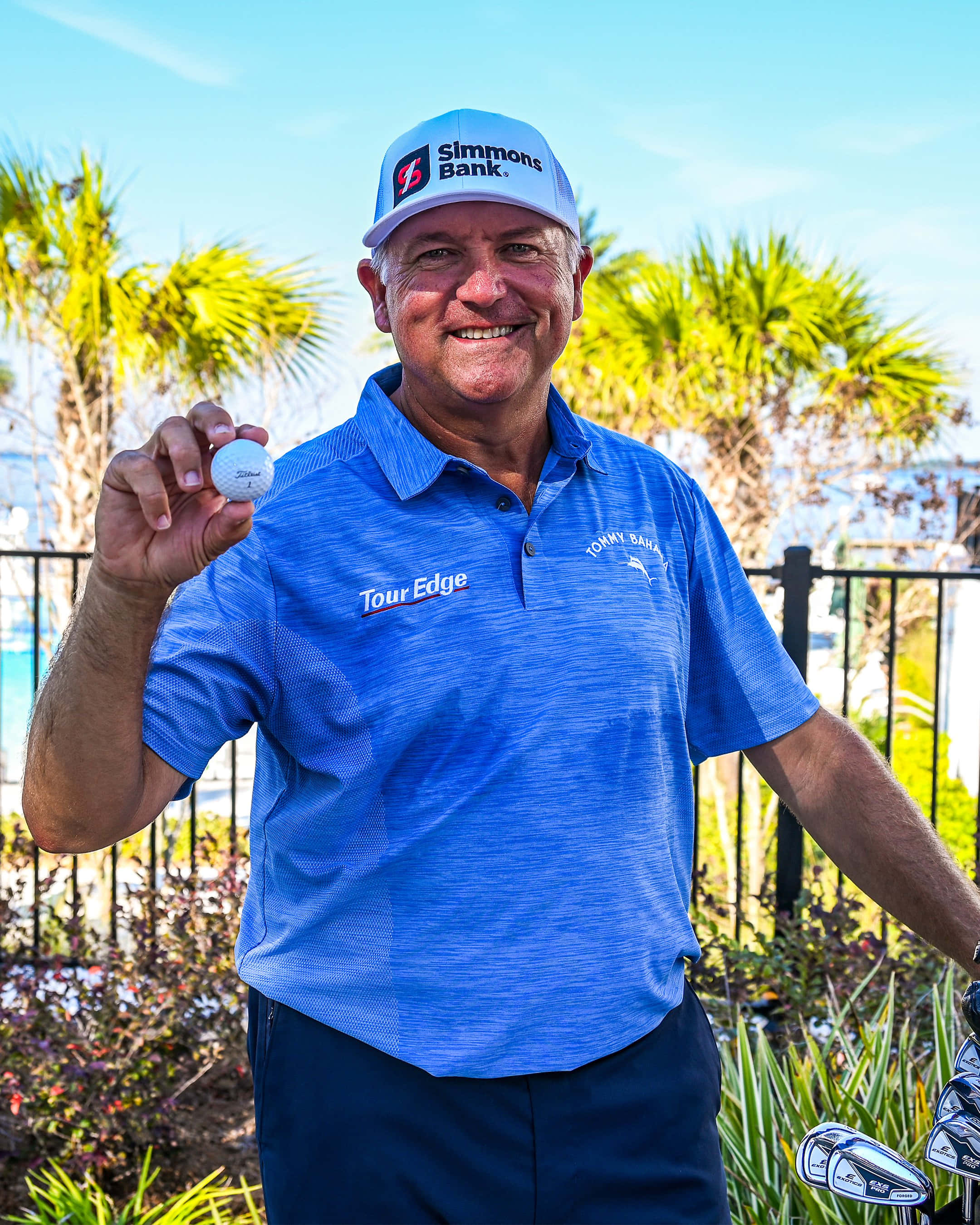 Ken Duke, golf ball, blue polo, 2K Phone Wallpaper