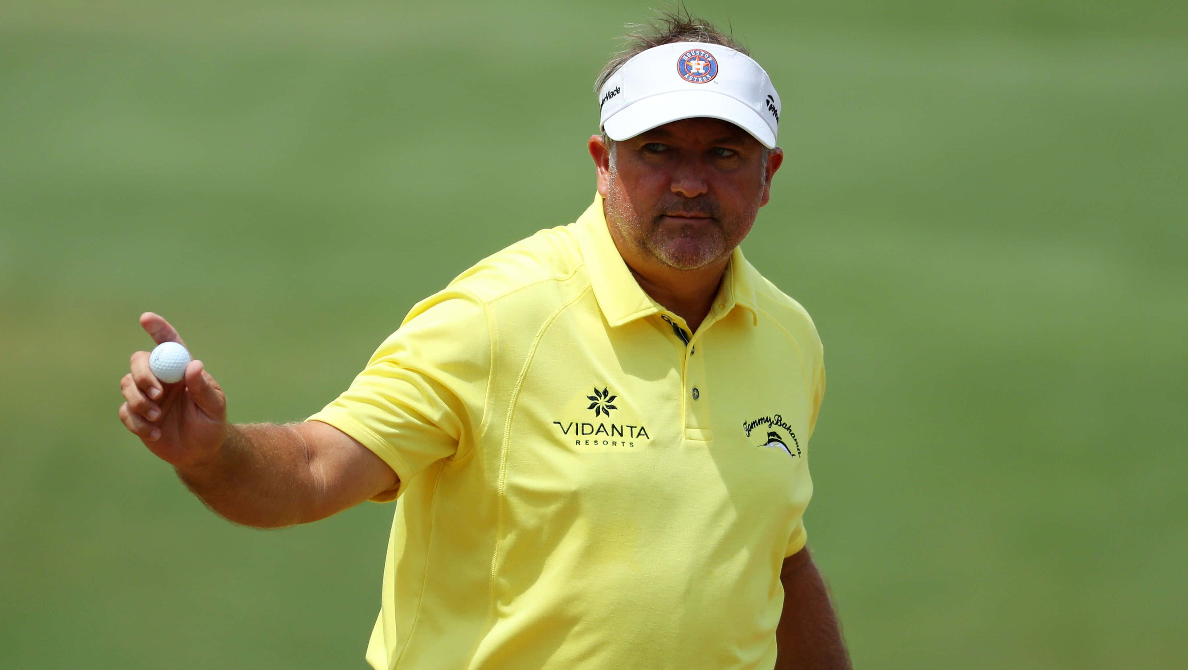 Ken Duke, golf ball, bright yellow shirt, 4K Desktop Wallpaper