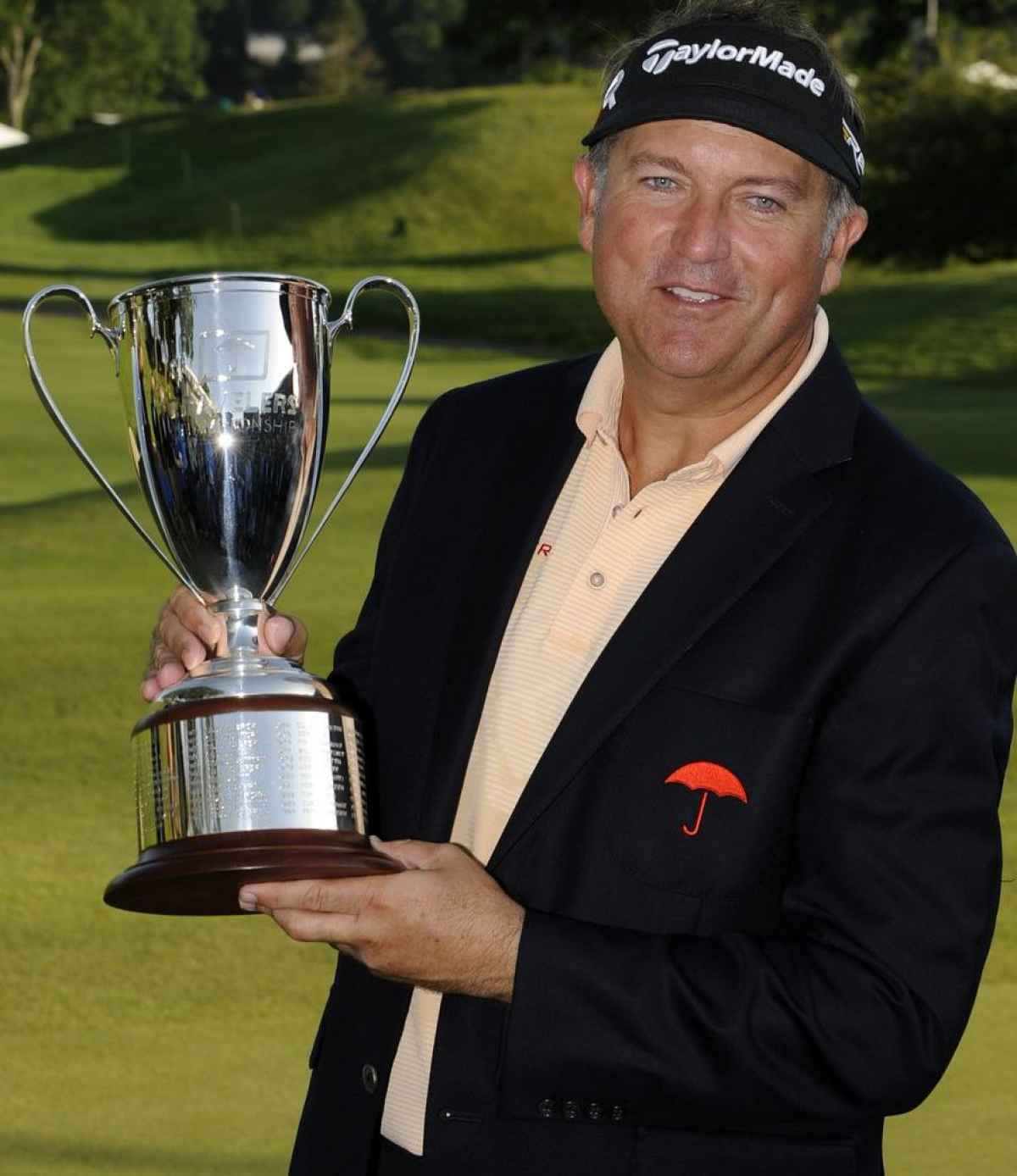 Ken Duke, black blazer, orange umbrella pin, HD Phone Wallpaper