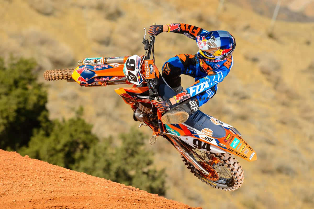 Ken Roczen, dirt bike, red clay ramp, SD Desktop Wallpaper