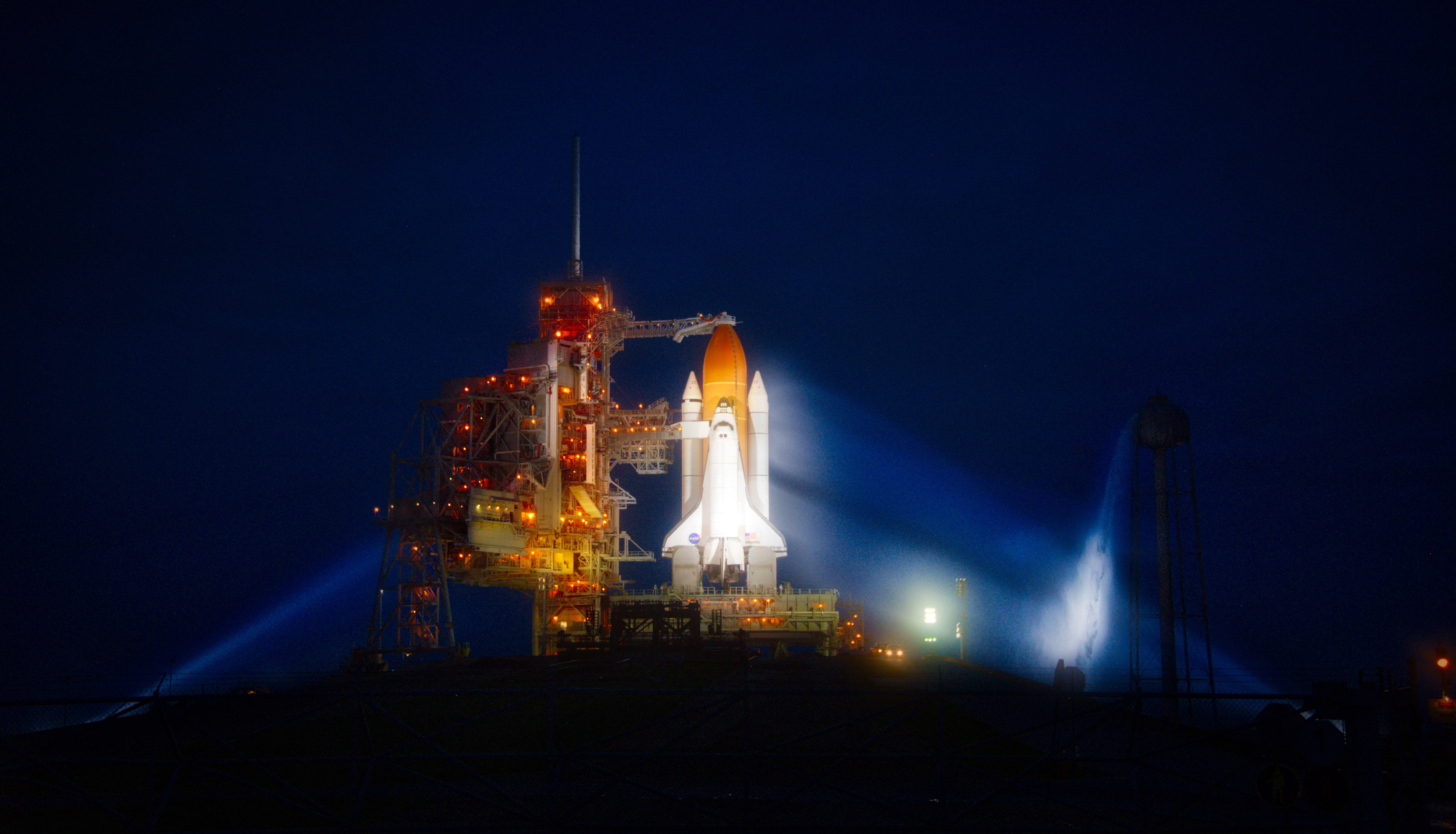 Kennedy Space Center, shuttle, blue lights, 5K Desktop Wallpaper