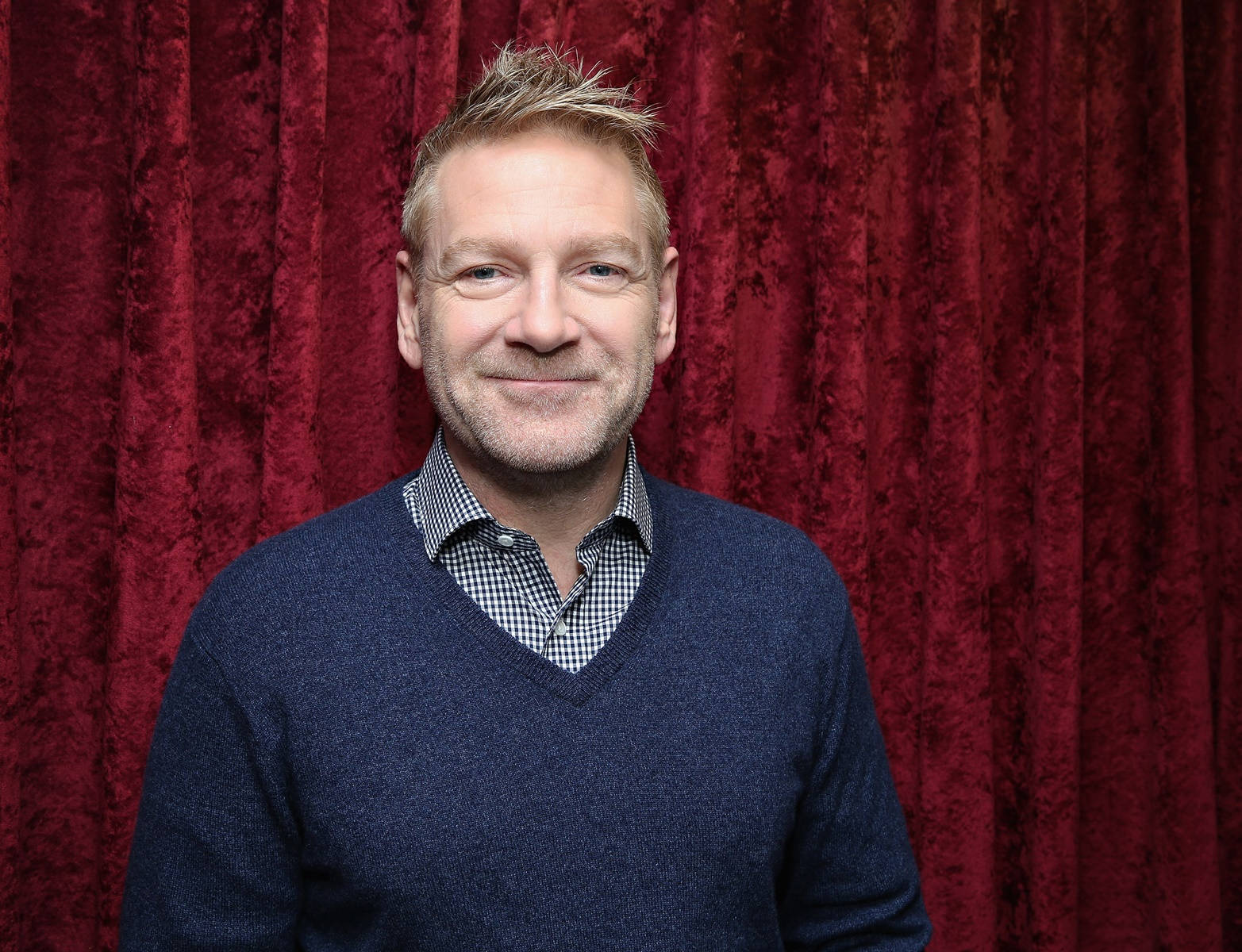 Kenneth Branagh, red velvet curtain, blond hair, HD Desktop Wallpaper