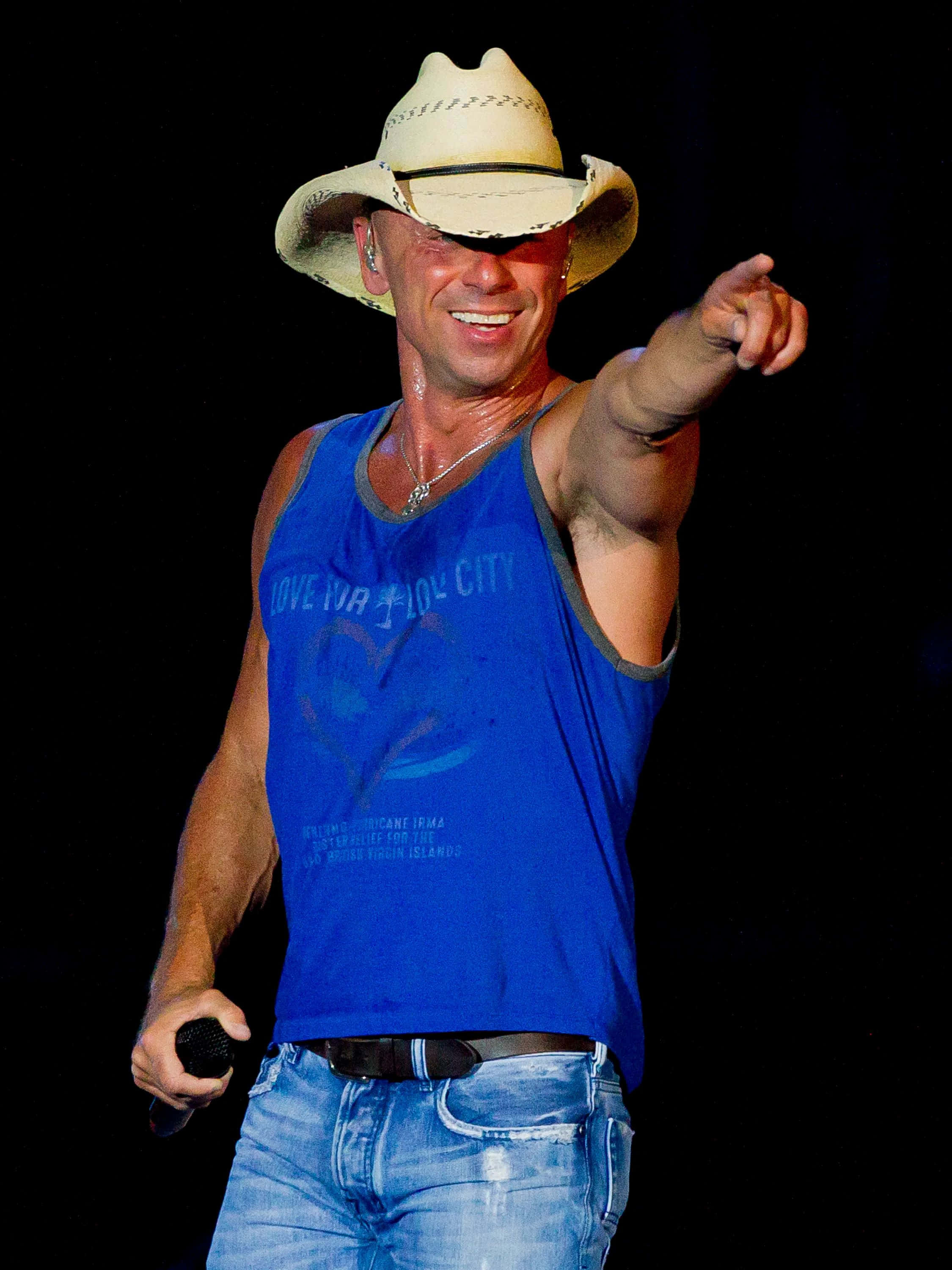 Kenny Chesney, cowboy hat, blue tank top, 2K Phone Wallpaper