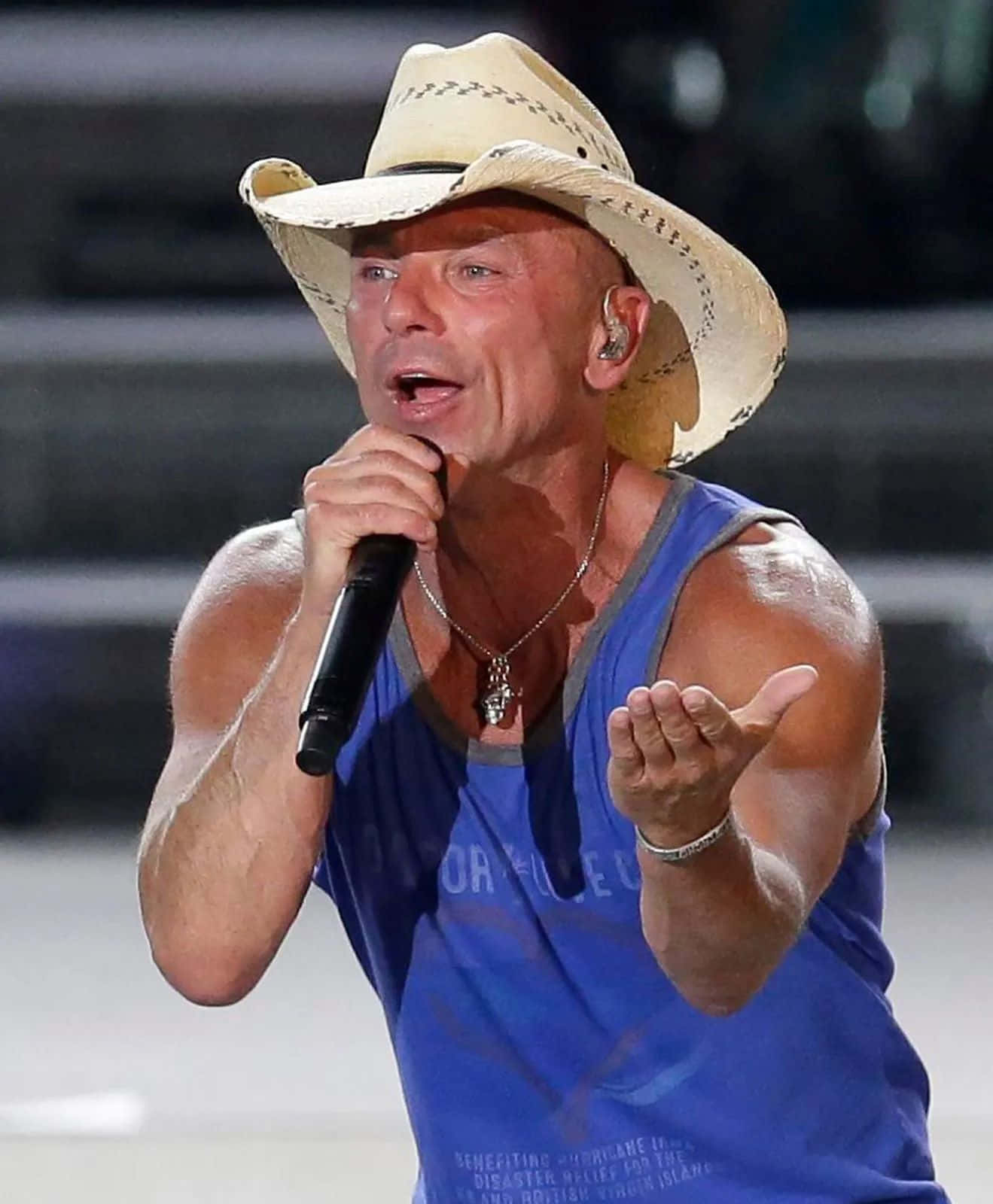 Kenny Chesney, straw cowboy hat, blue tank top, HD Phone Wallpaper