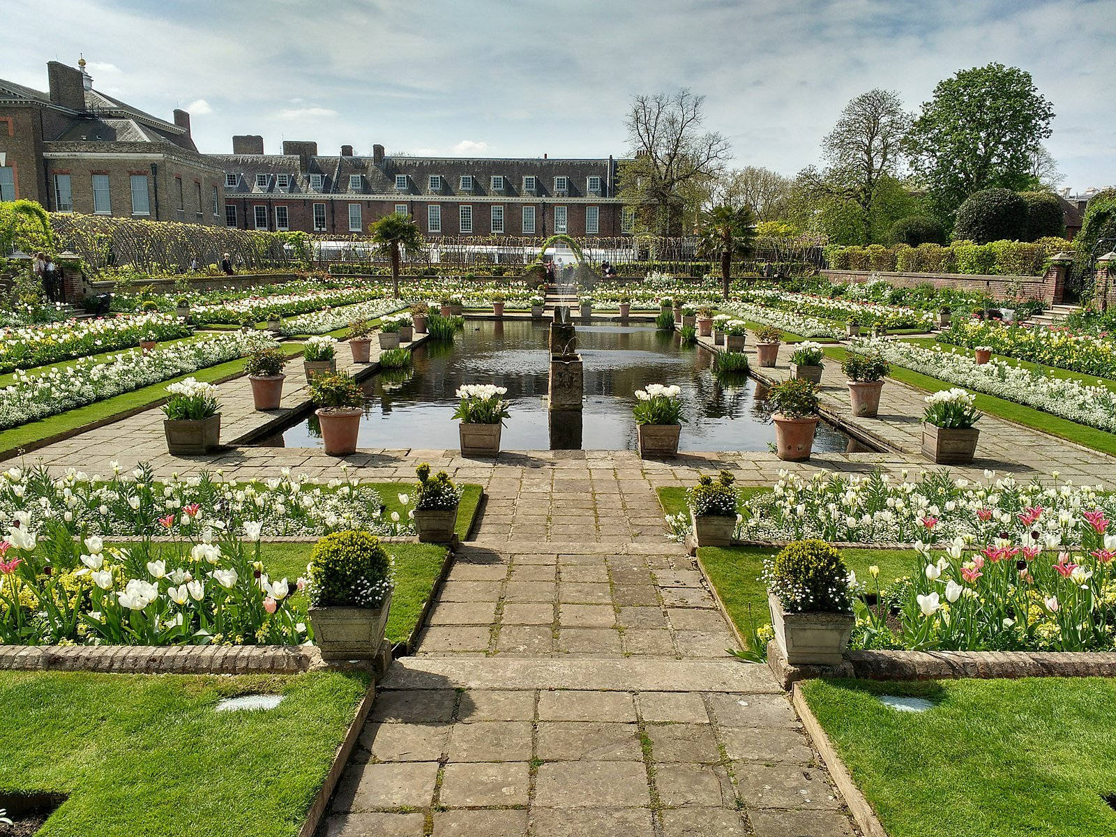 Kensington Palace, formal garden, stone pathways, HD Desktop Wallpaper