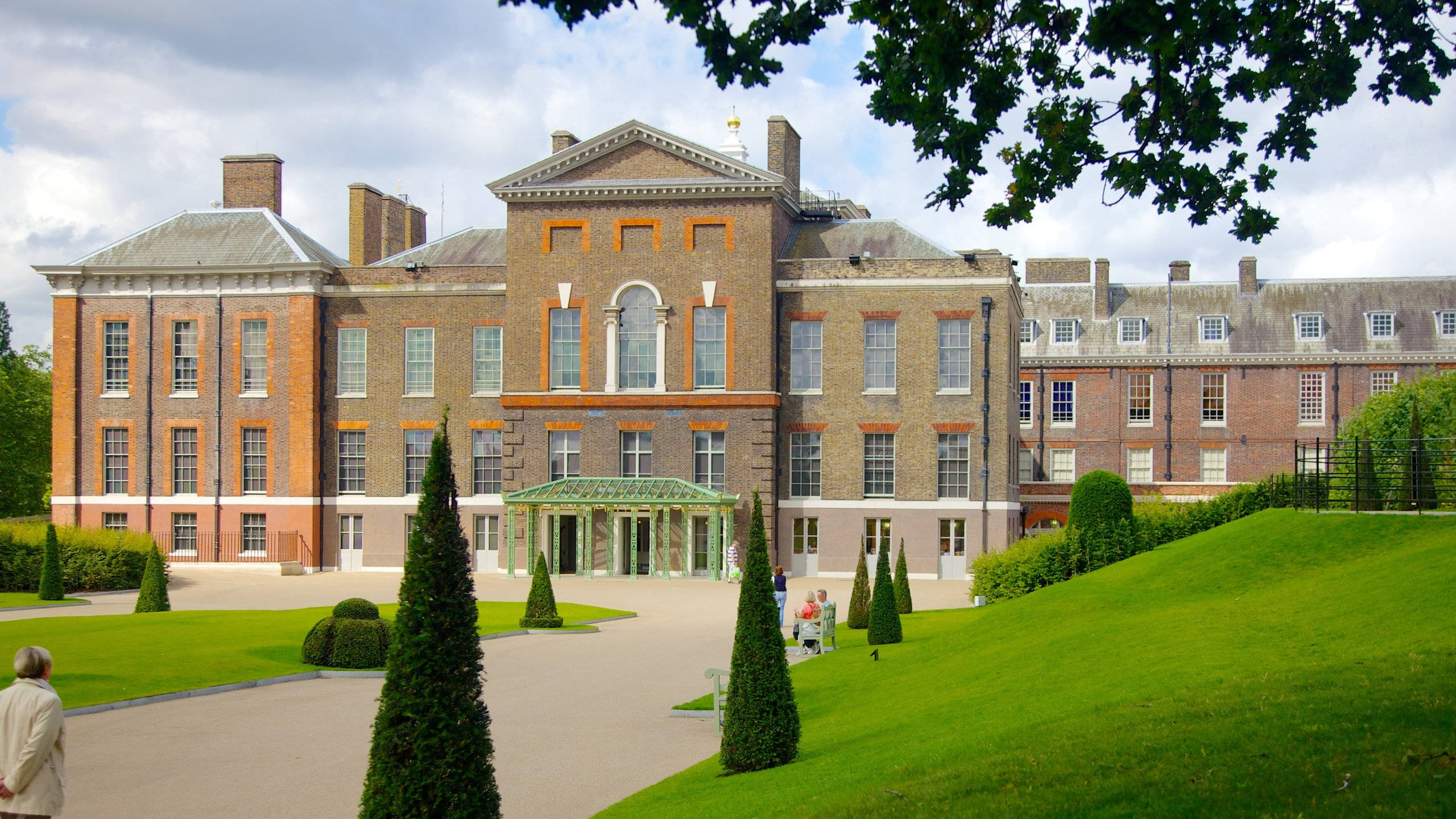 Kensington Palace, façade, historic brick mansion, 2K Desktop Wallpaper