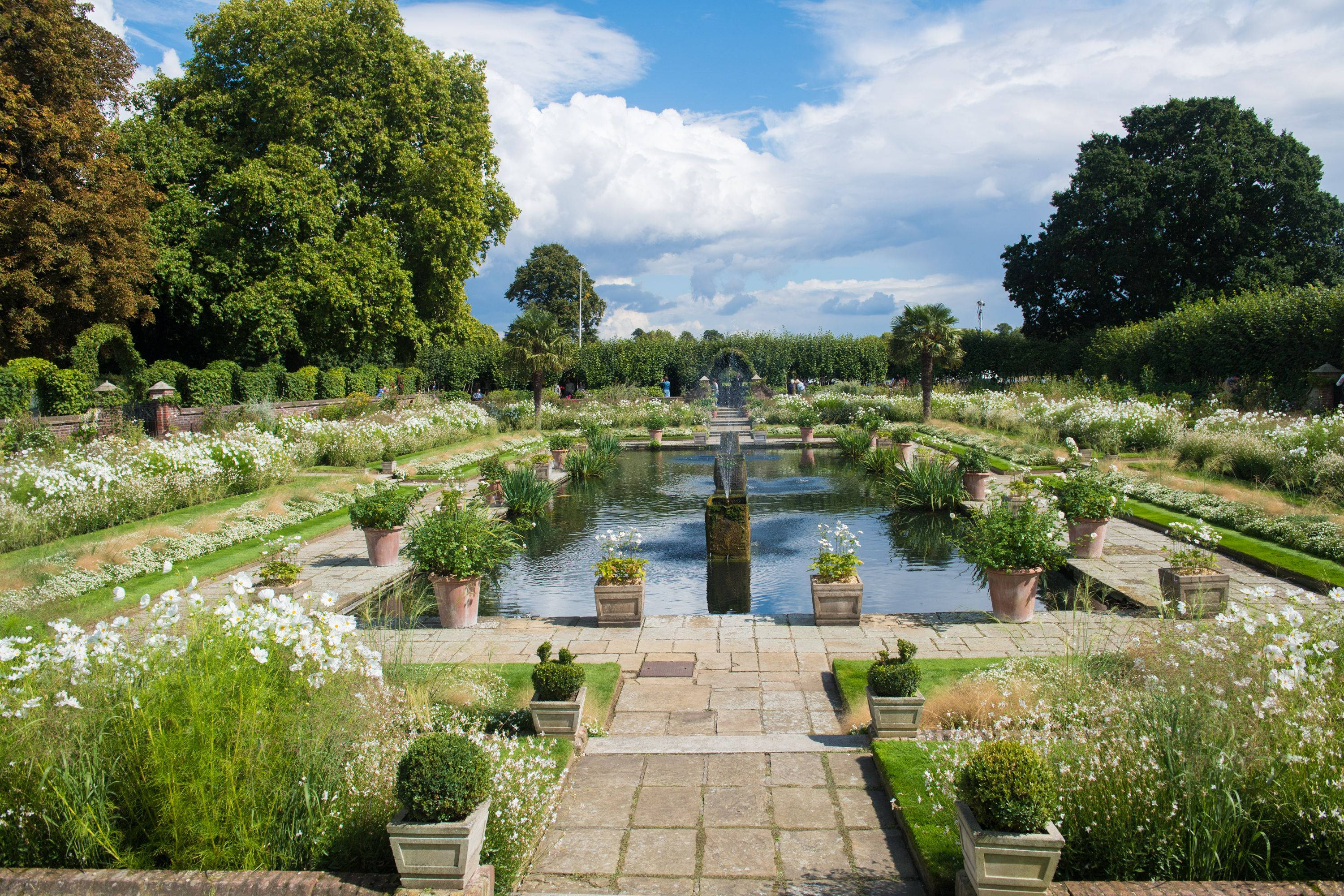 Kensington Palace, garden, reflecting pool, 2K Desktop Wallpaper