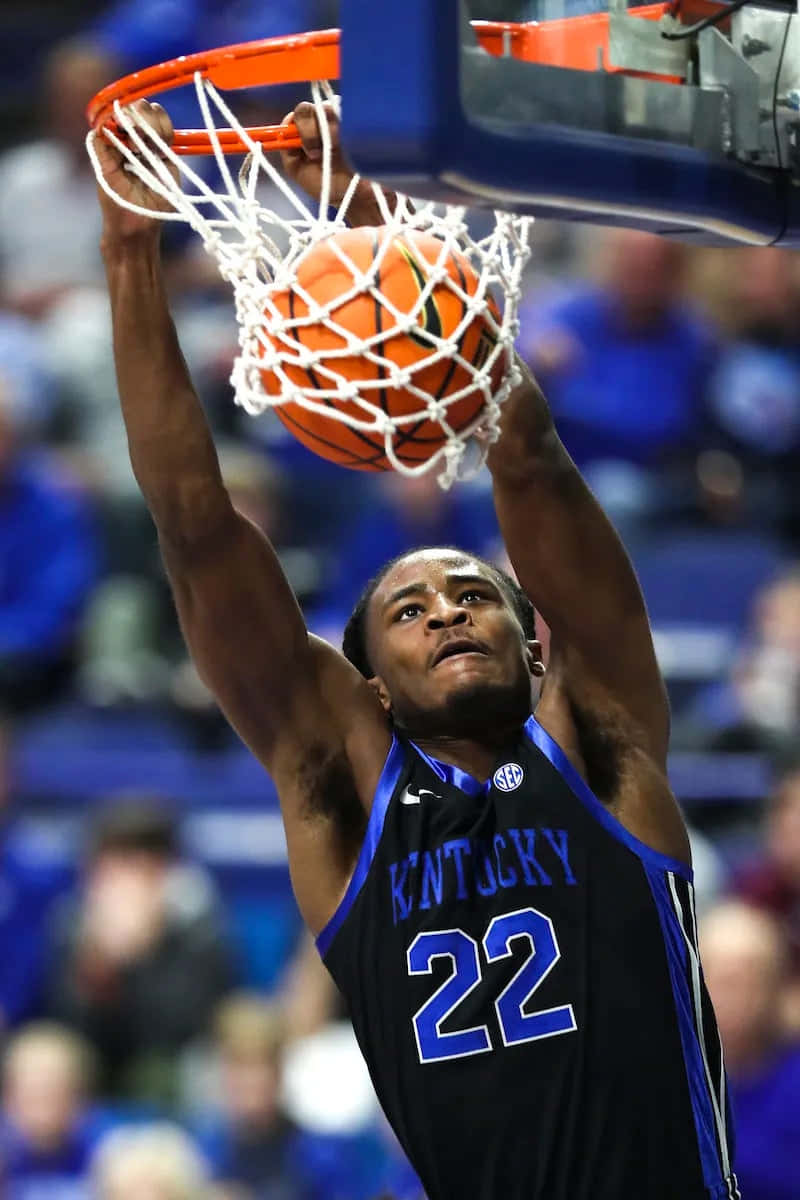 Kentucky jersey, dunks the ball, net ripples, SD Phone Wallpaper