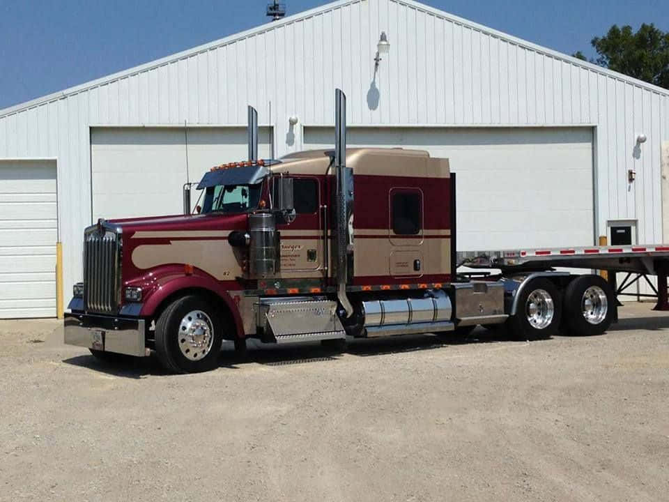 Kenworth C500, maroon, beige, SD Desktop Wallpaper