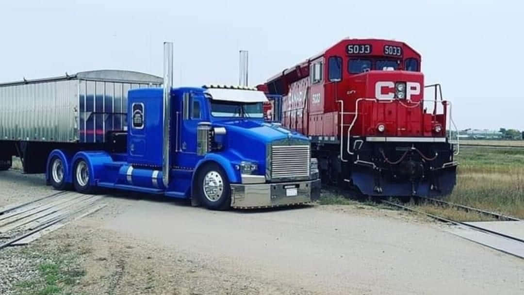 Kenworth C500, vibrant blue, silver trailer, SD Desktop Wallpaper