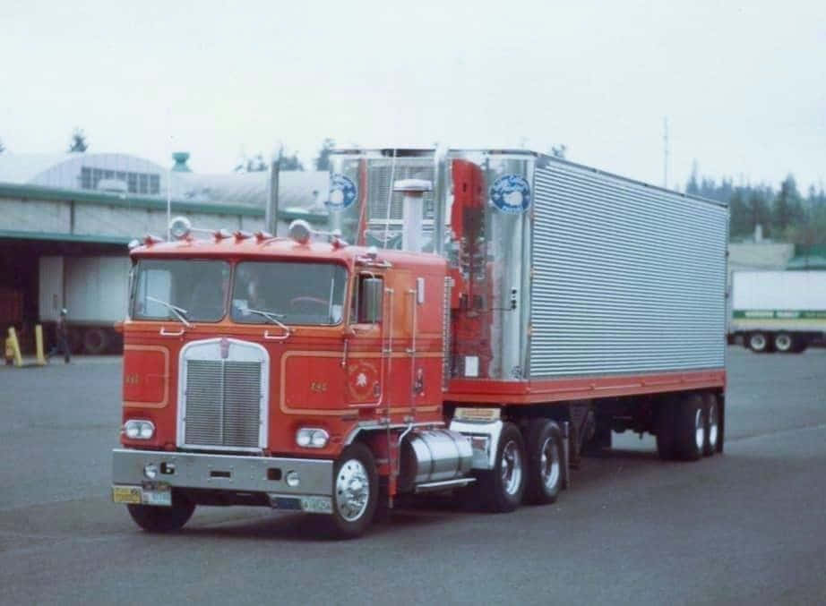 Kenworth K100, vintage red, silver corrugated trailer, SD Desktop Wallpaper