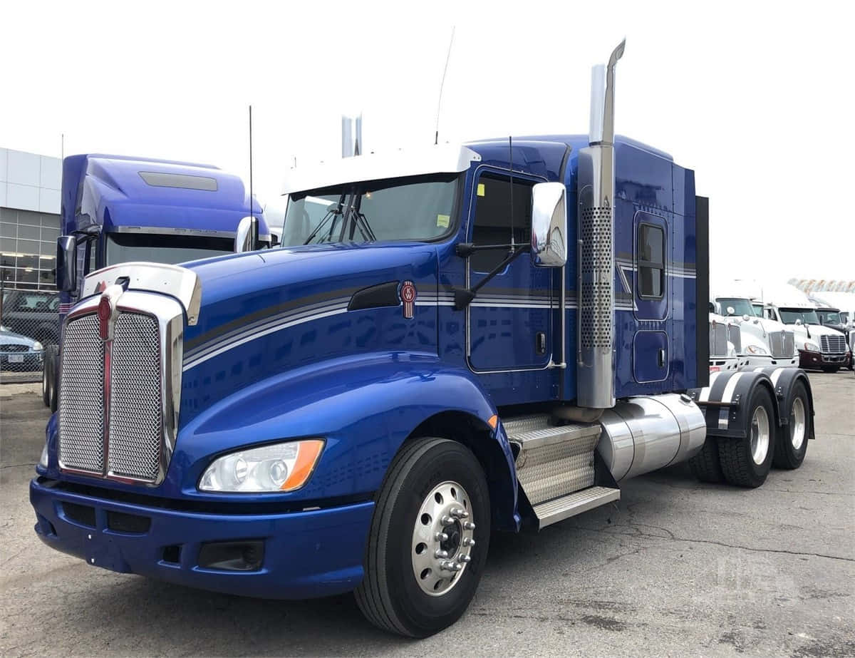 Kenworth T660, royal blue, chrome accents, SD Desktop Wallpaper