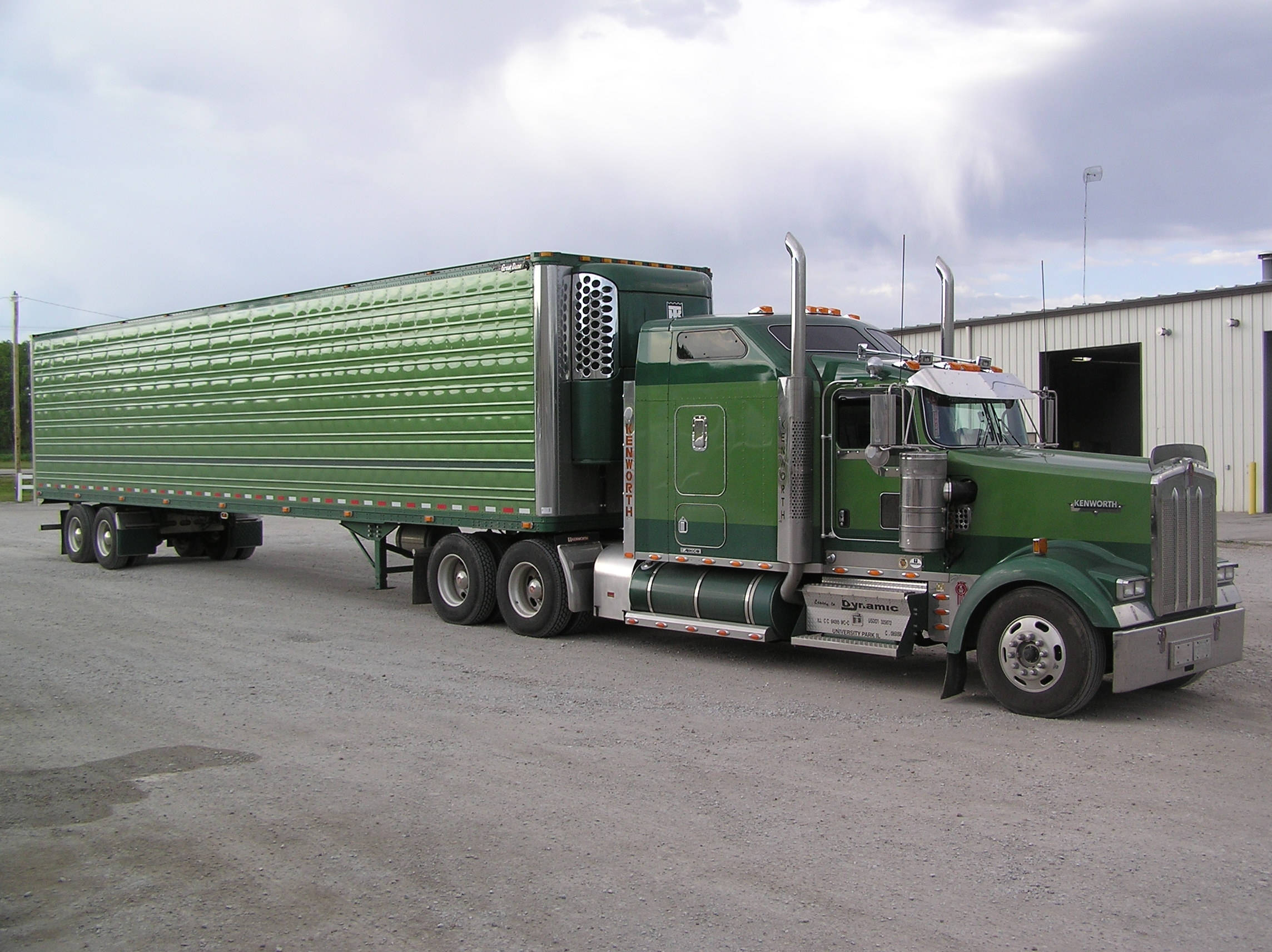 Kenworth W900, green, semi-truck, Full HD Desktop Wallpaper