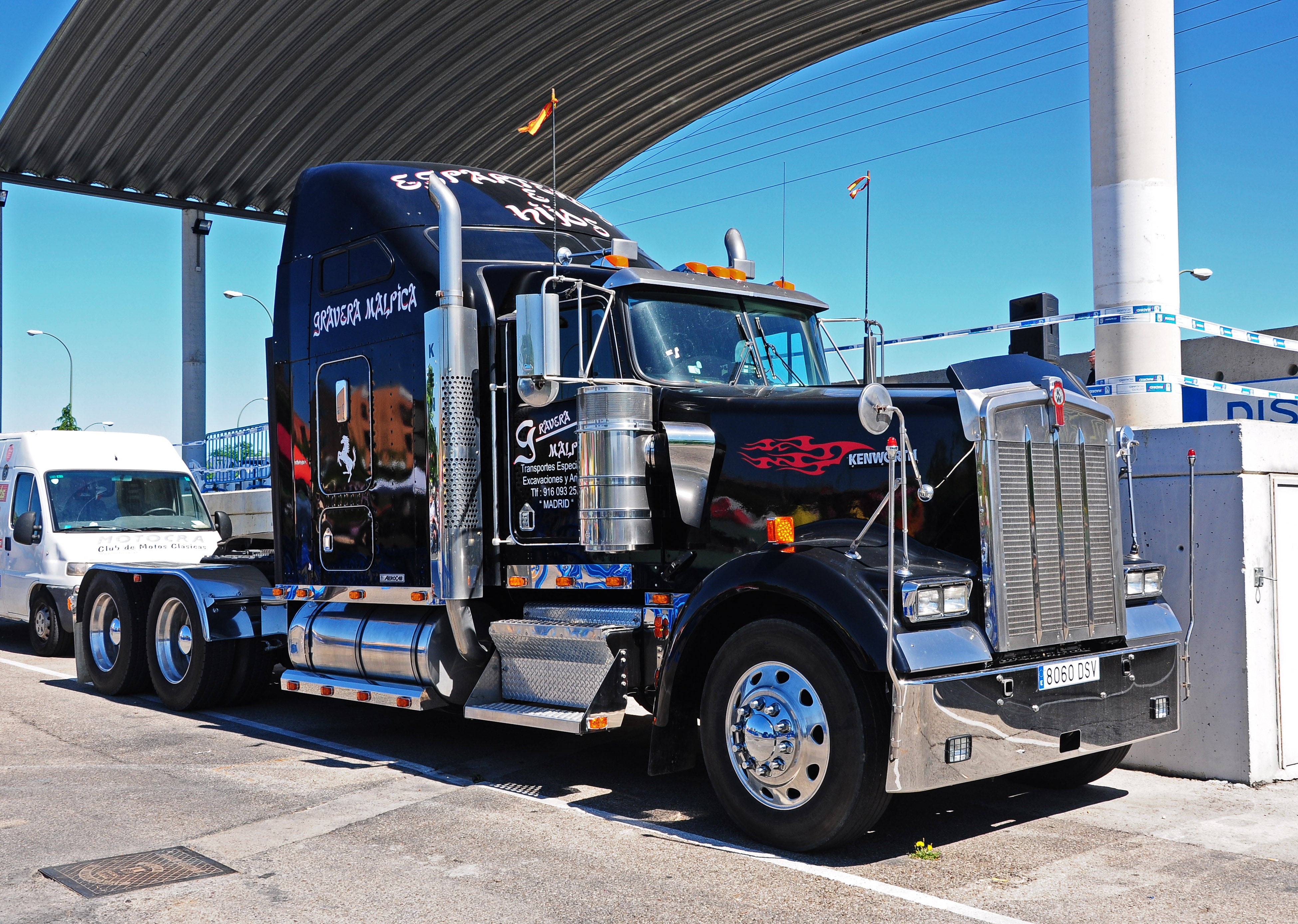 Kenworth W900, black, chrome accents, 4K Desktop Wallpaper