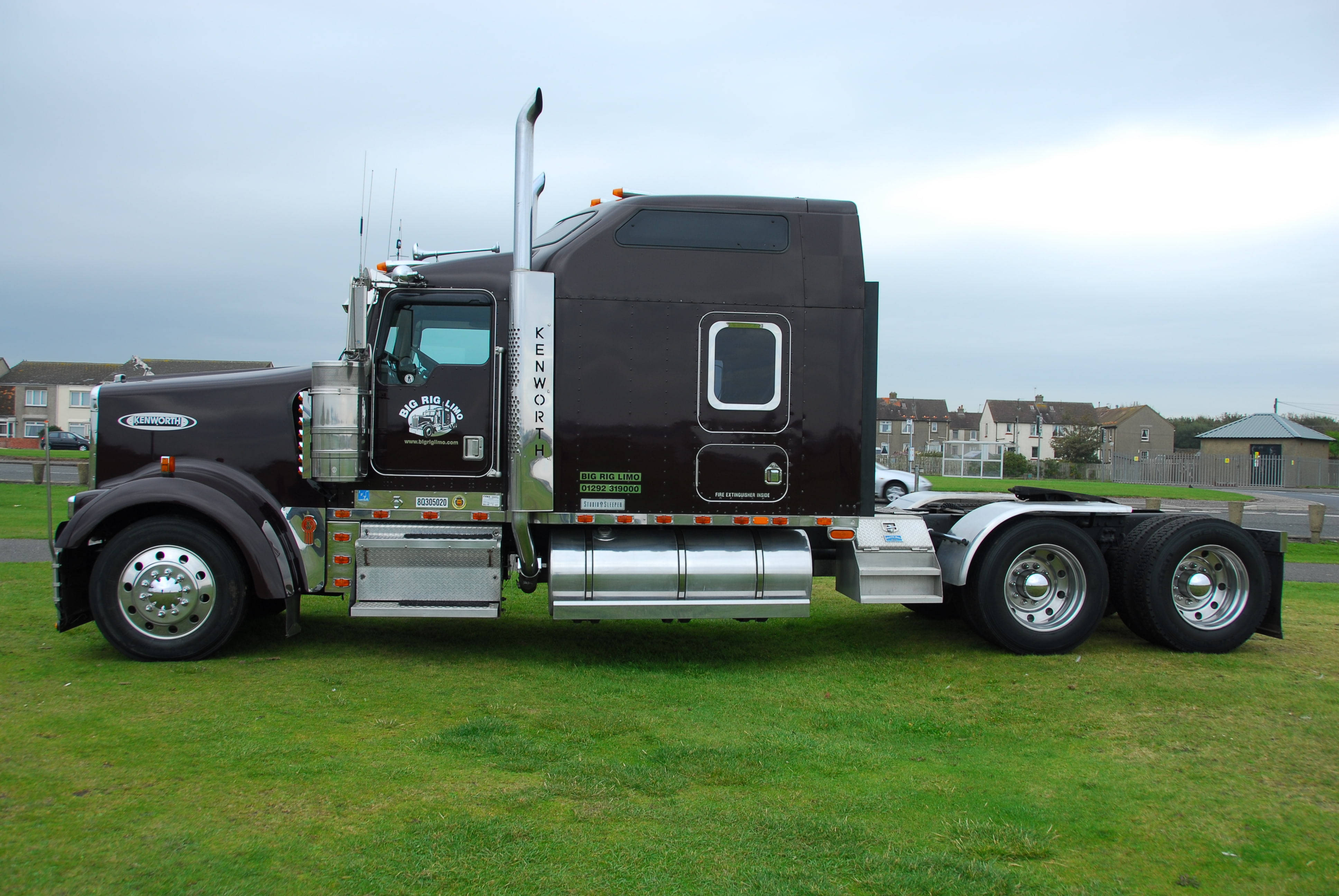 2000 Kenworth W900, Kenworth W900, dark brown, 4K Desktop Wallpaper