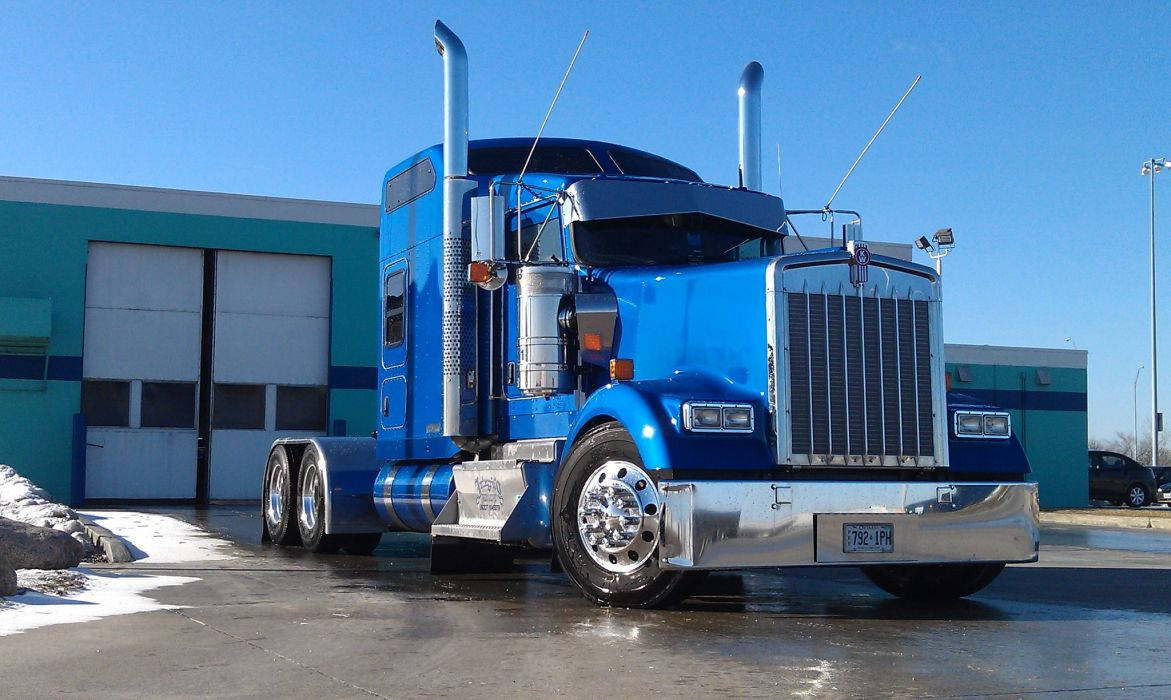 Kenworth, Big Rig Truck, gleaming blue, SD Desktop Wallpaper