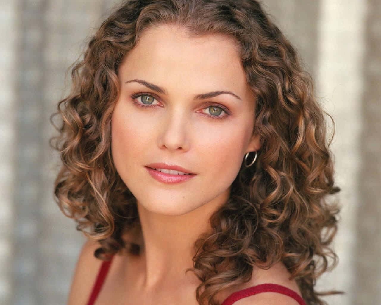 Keri Russell, voluminous curly brown hair, green eyes, HD Desktop Wallpaper
