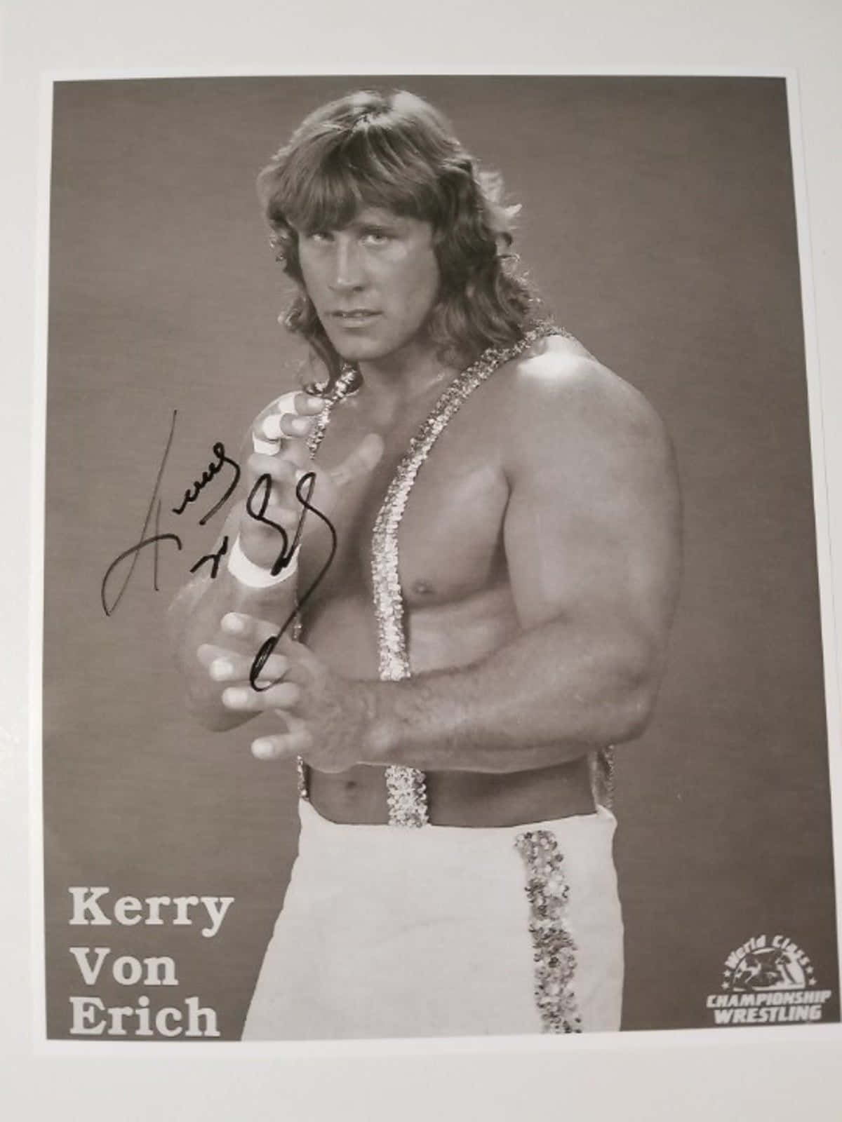 Kerry Von Erich, grayscale portrait, studio portrait, HD Phone Wallpaper