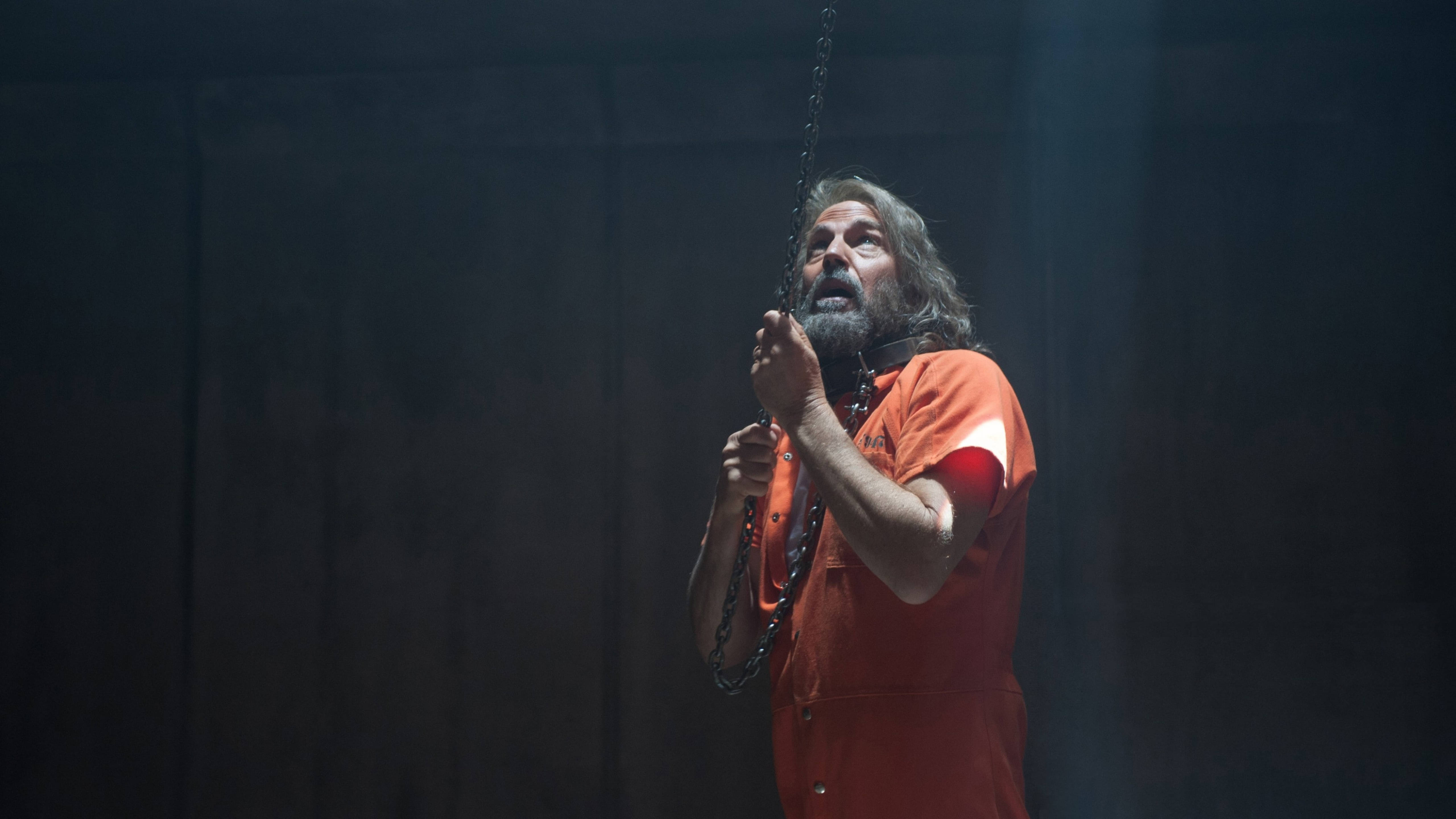 Kevin Costner, orange jumpsuit, chain, 5K Desktop Wallpaper