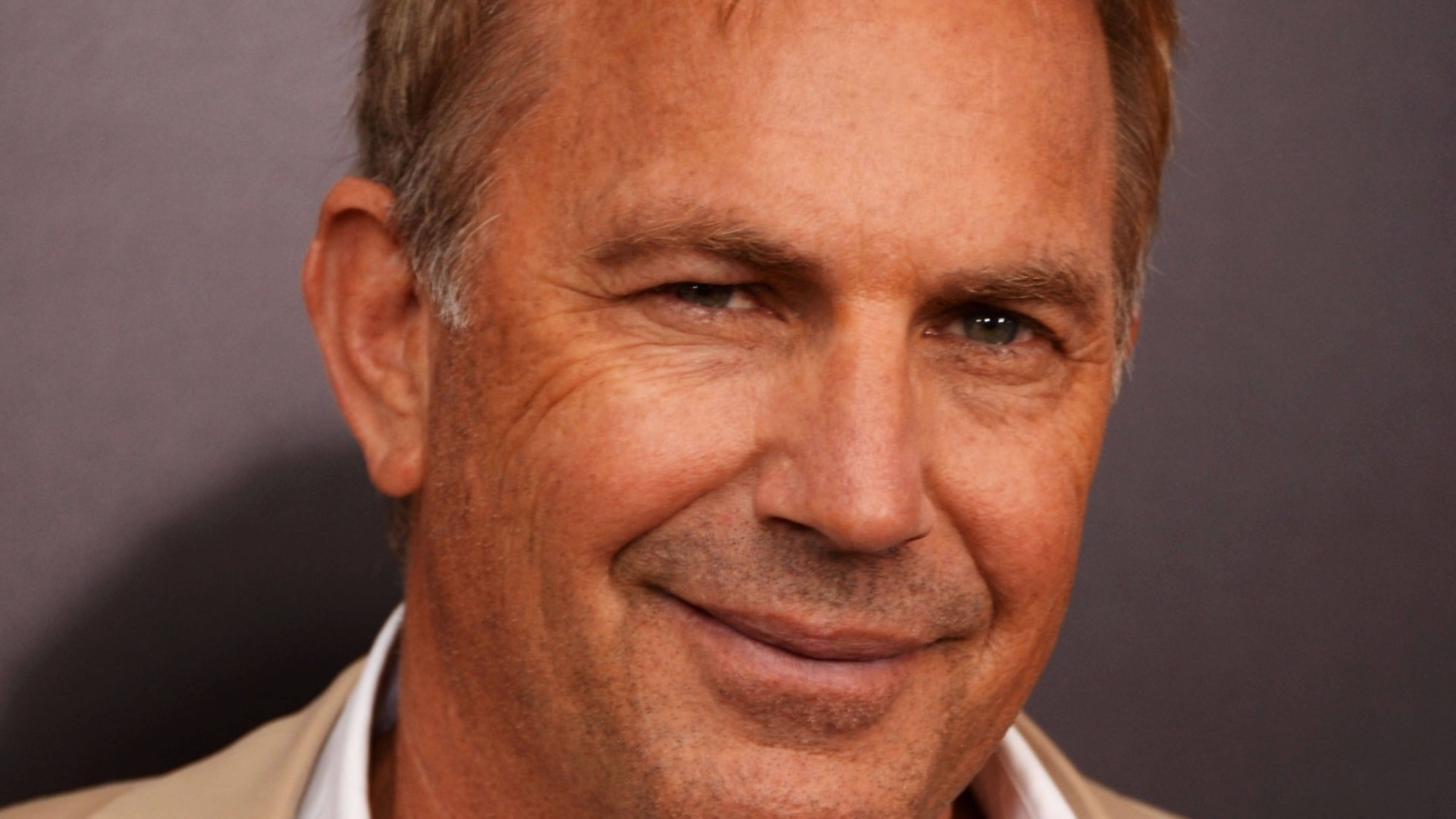 Kevin Costner, gray hair, warm eyes, 5K Desktop Wallpaper