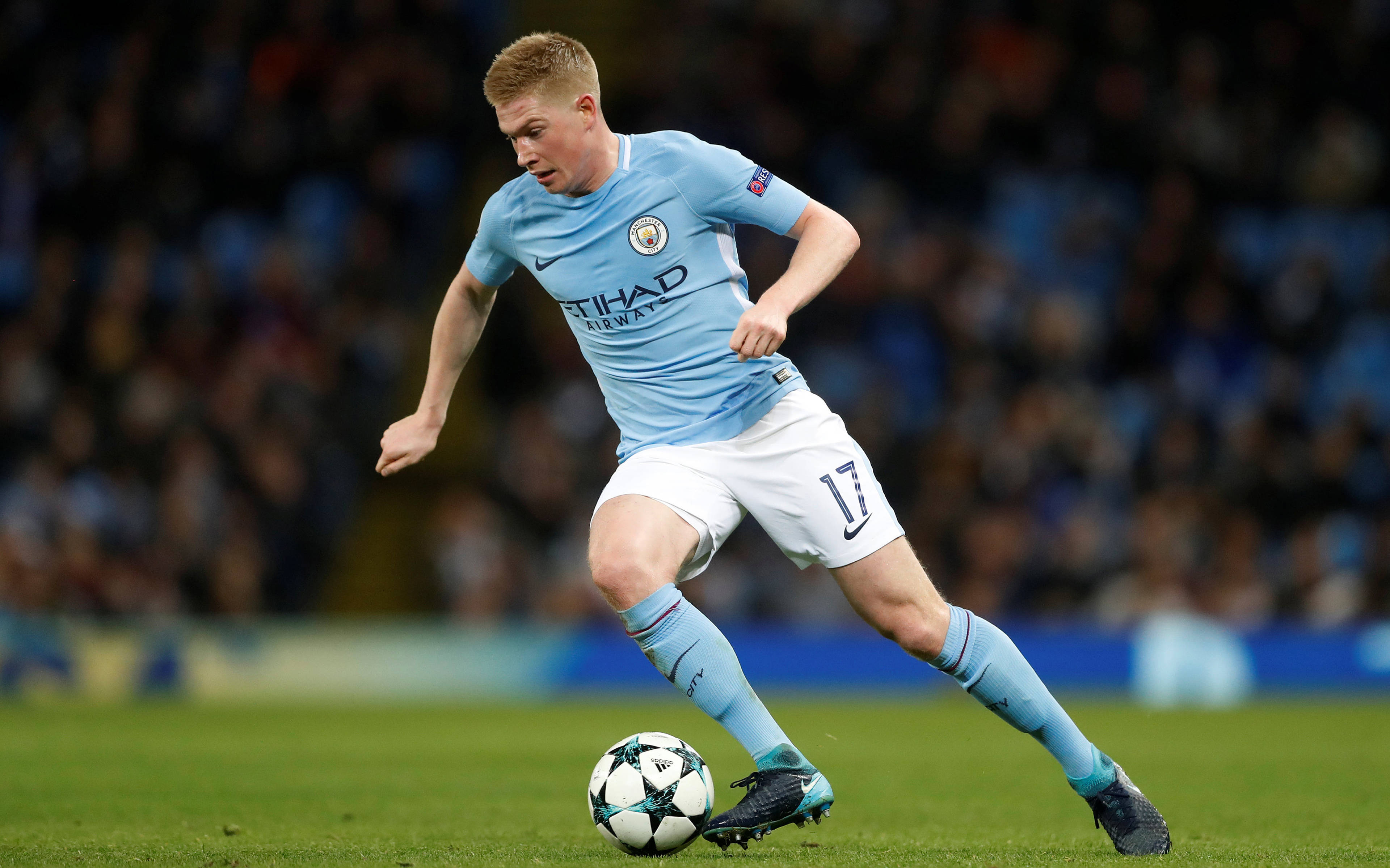 Kevin De Bruyne, light blue jersey, black and white ball, 4K Desktop Wallpaper