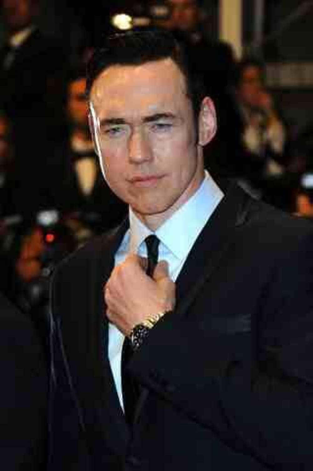 Kevin Durand, black suit, red carpet event, HD Phone Wallpaper
