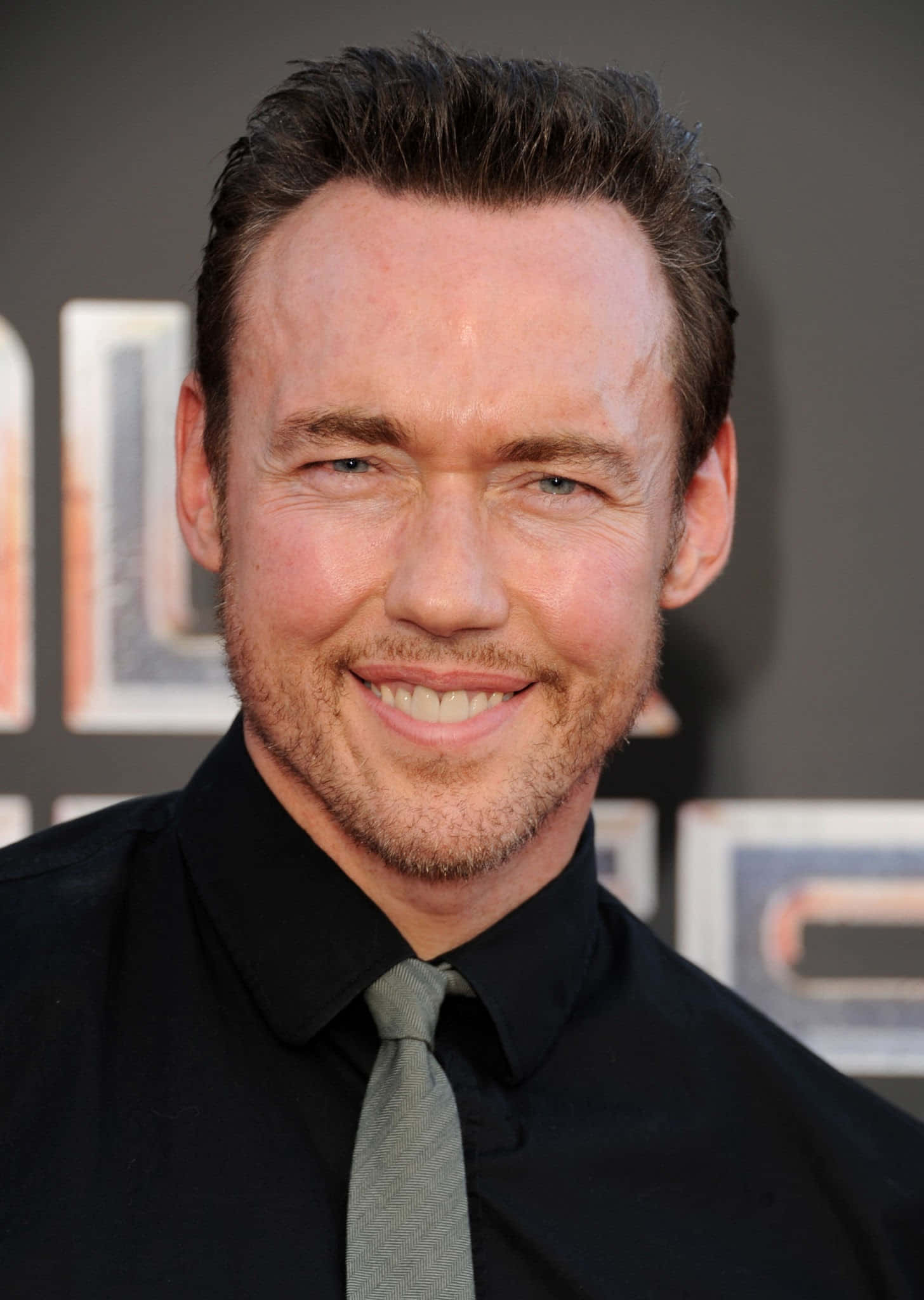 Kevin Durand, black shirt, gray tie, Full HD Phone Wallpaper