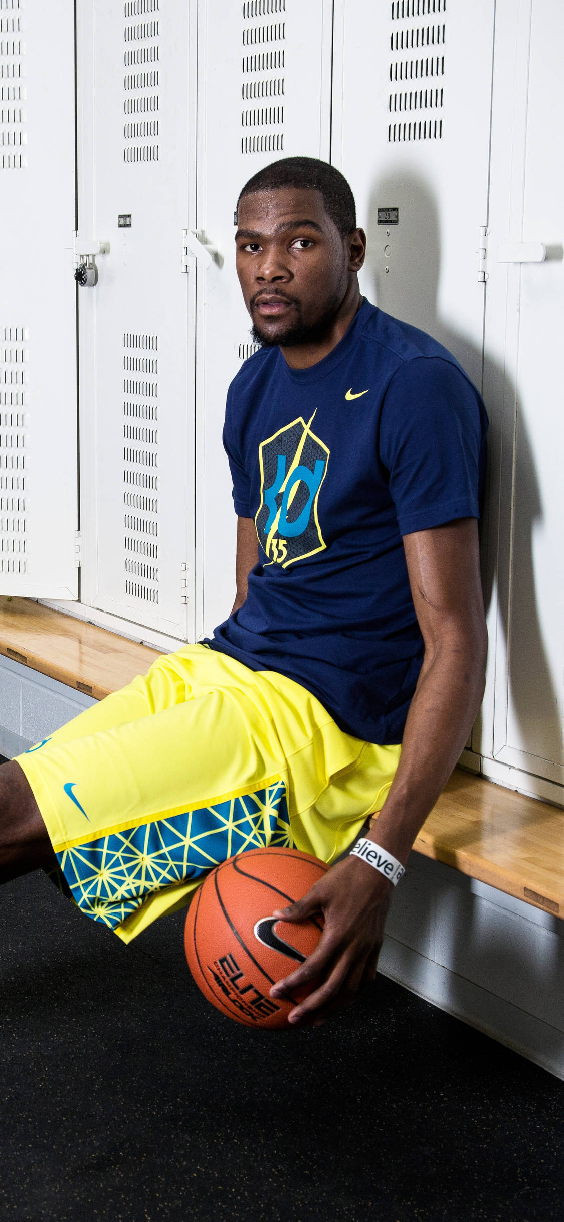 Kevin Durant, locker room, wooden bench, Full HD Phone Wallpaper