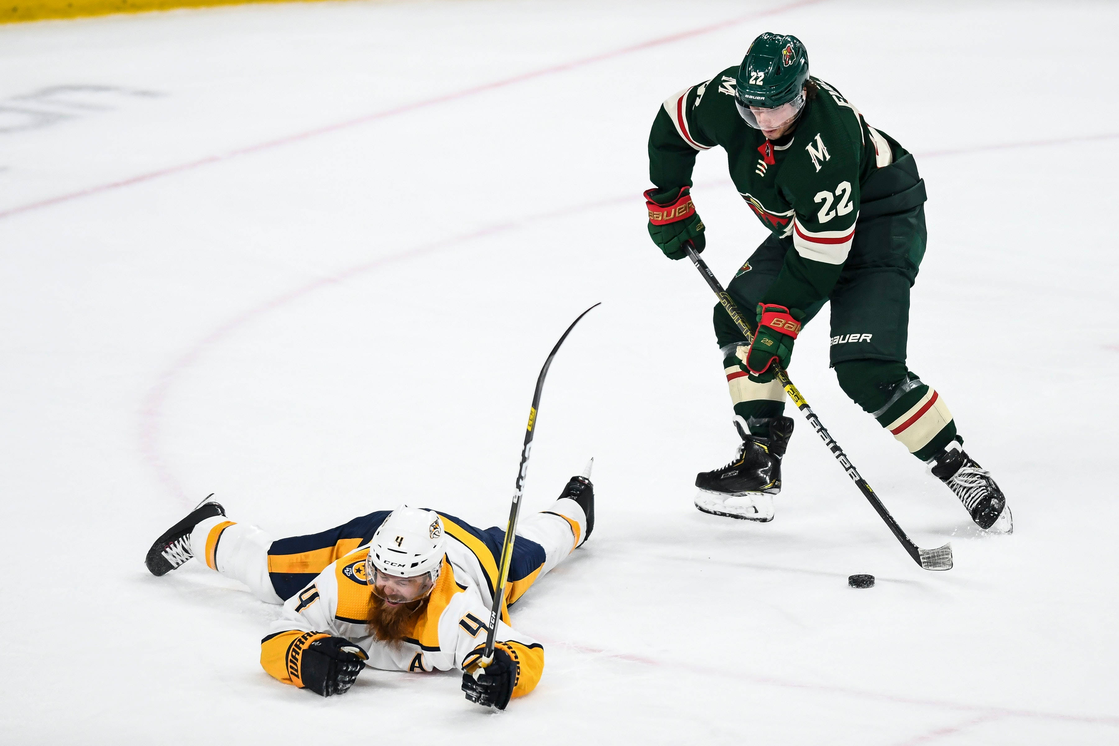 Kevin Fiala, green skates, yellow skates, 2K Desktop Wallpaper