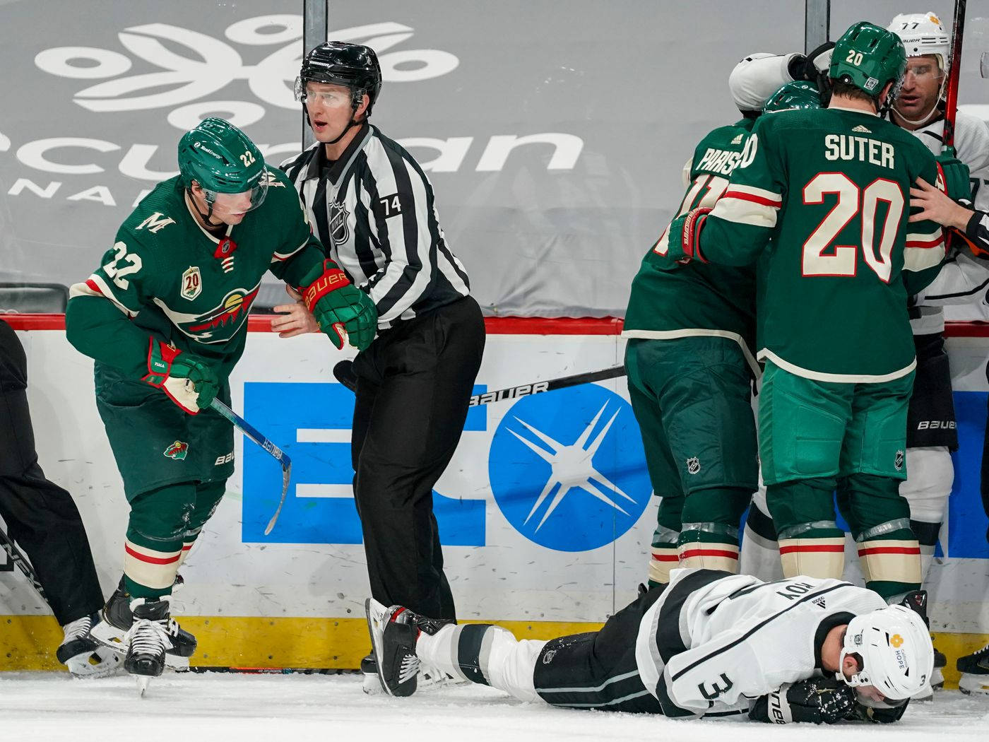 Kevin Fiala, Ice Hockey League, green jerseys, HD Desktop Wallpaper