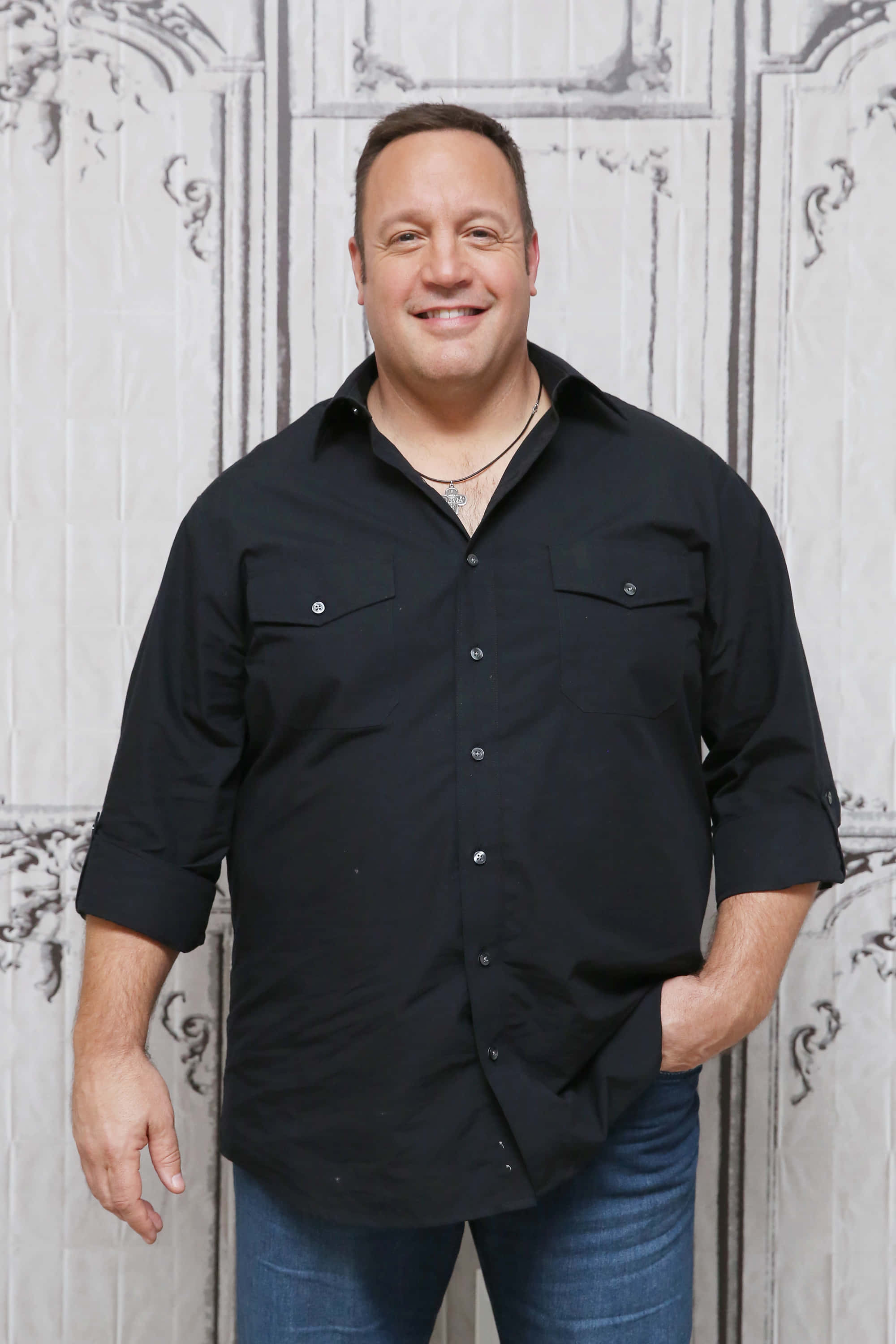 Kevin James, black button-up shirt, jeans, 2K Phone Wallpaper