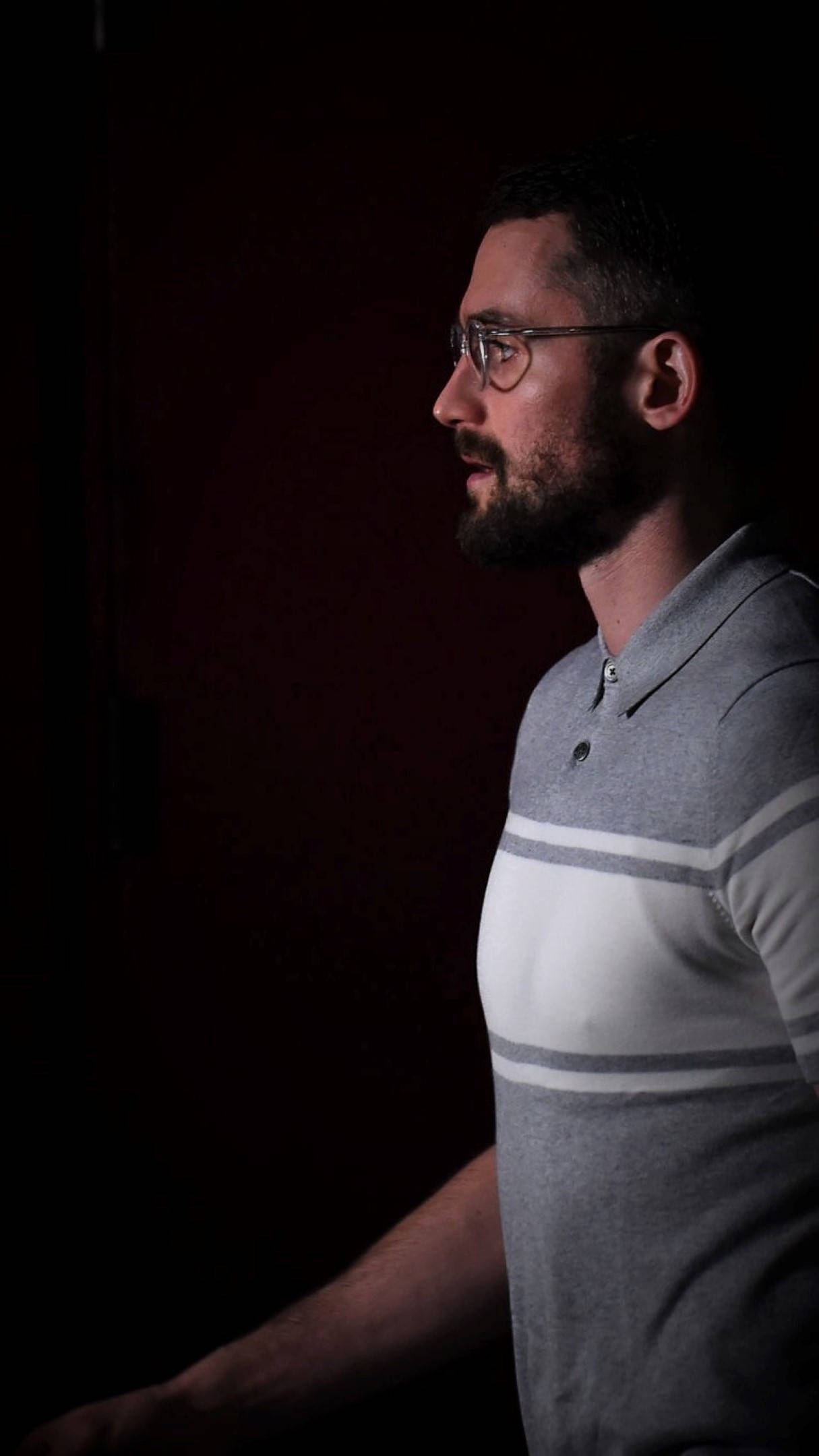 Kevin Love, gray striped polo shirt, glasses, Full HD Phone Wallpaper