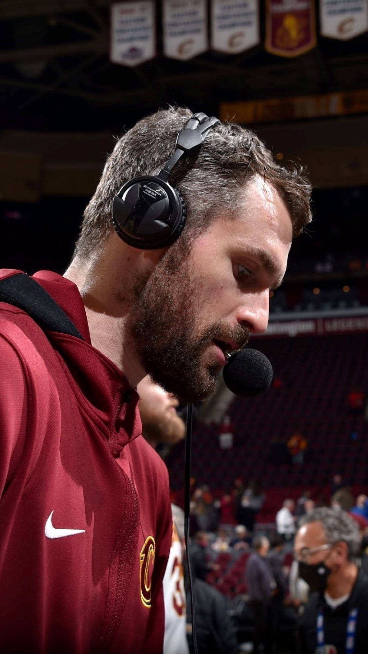 Kevin Love, maroon hoodie, microphone, Full HD Phone Wallpaper