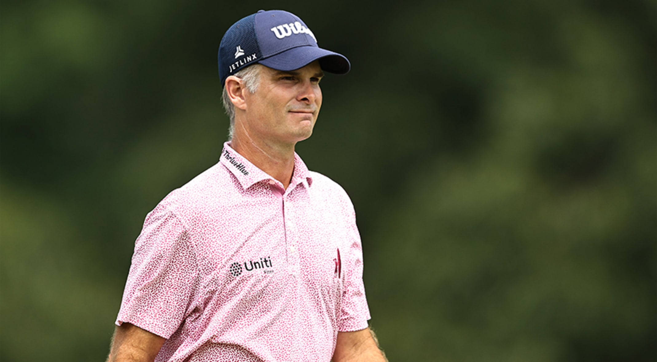 Kevin Streelman, pink patterned shirt, blue cap, Full HD Desktop Wallpaper