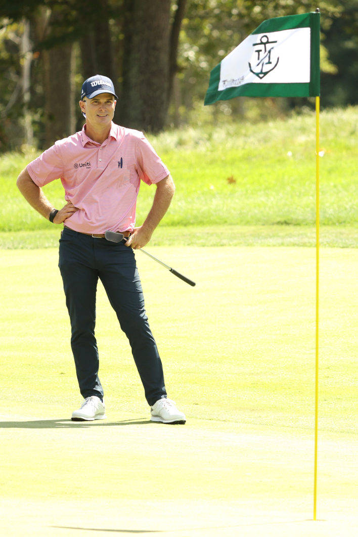 Kevin Streelman, pink shirt, sunlit green, SD Phone Wallpaper