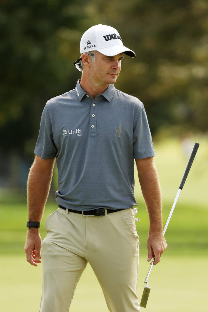 Kevin Streelman, blue polo, white cap, SD Phone Wallpaper
