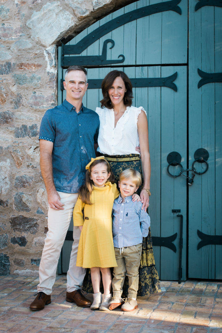 Kevin Streelman, family of four, rustic stone wall, SD Phone Wallpaper