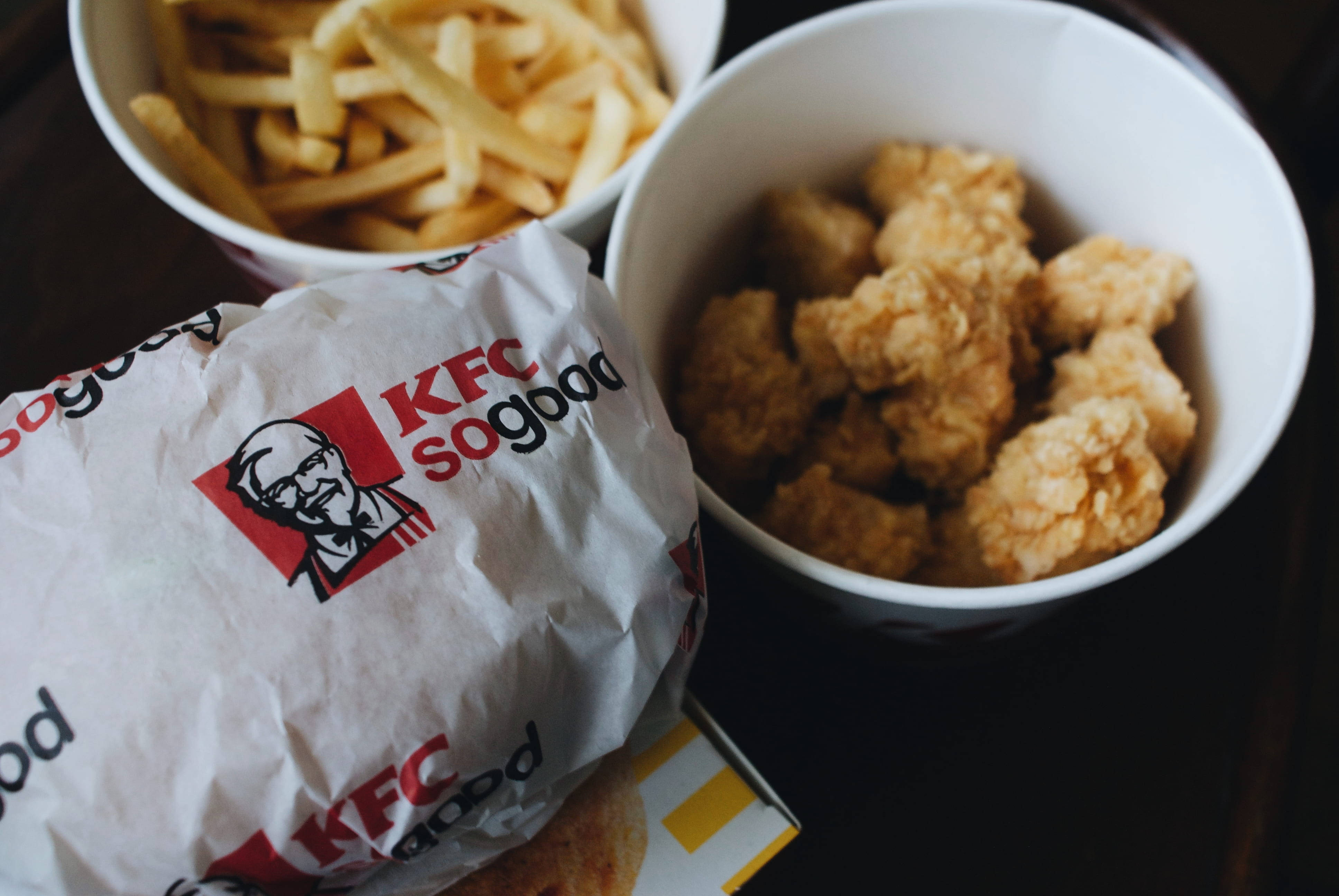 KFC, combo meal, crispy fried chicken nuggets, 4K Desktop Wallpaper