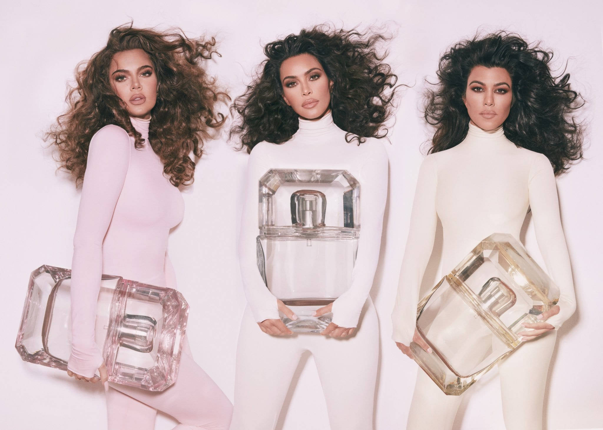 Khloe Kardashian, form-fitting bodysuits, oversized crystal perfume bottles, Full HD Desktop Wallpaper