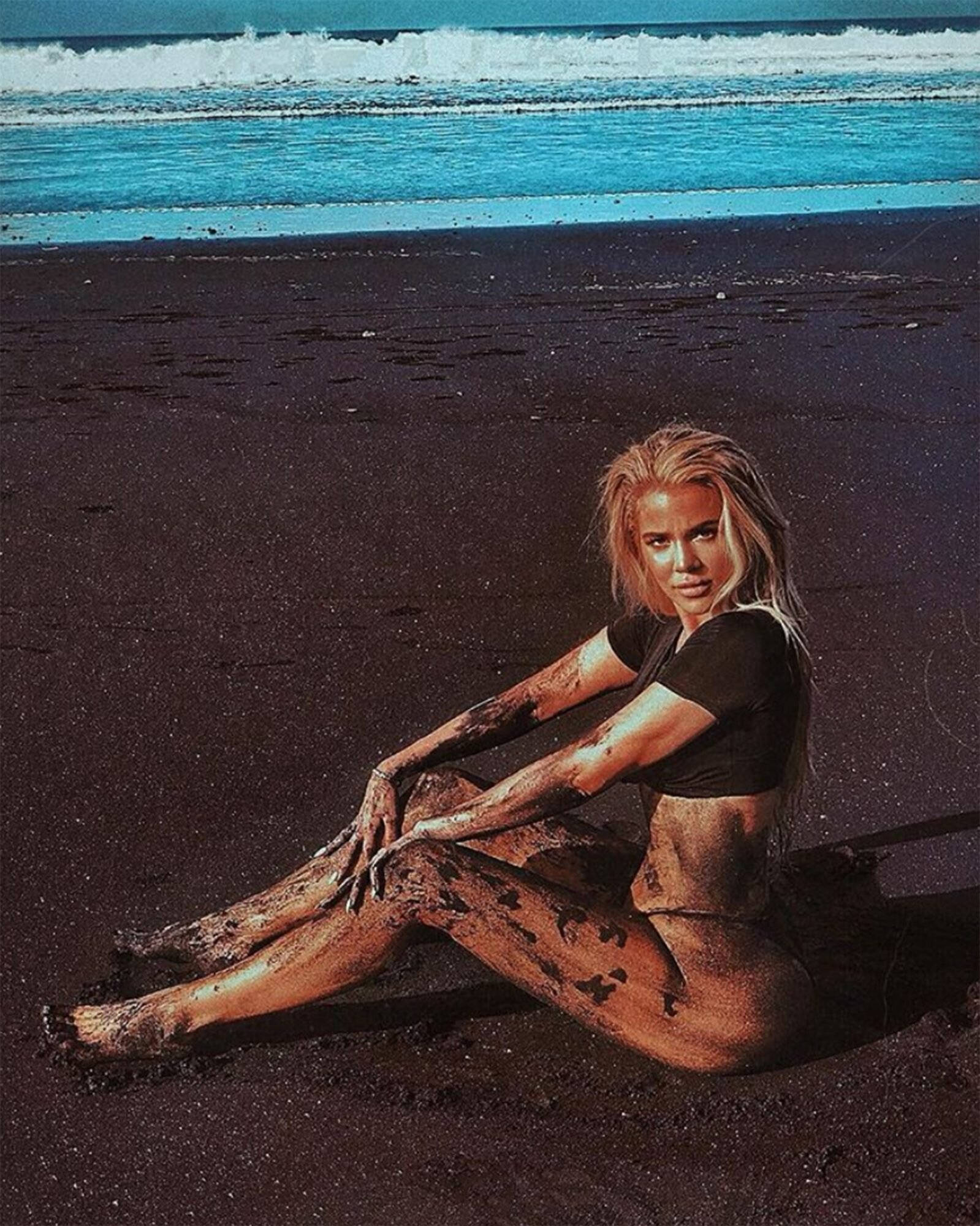 Khloe Kardashian, black volcanic beach, dark sand, Full HD Phone Wallpaper