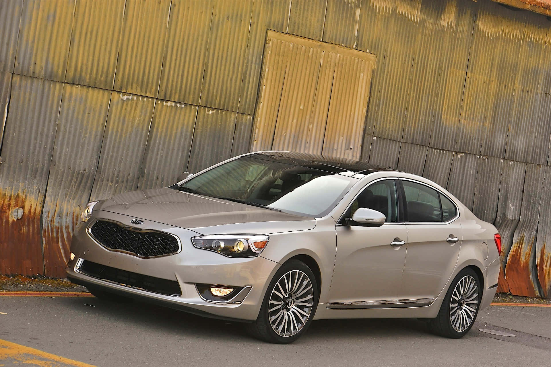 Kia Cadenza, silver, corrugated metal wall, Full HD Desktop Wallpaper