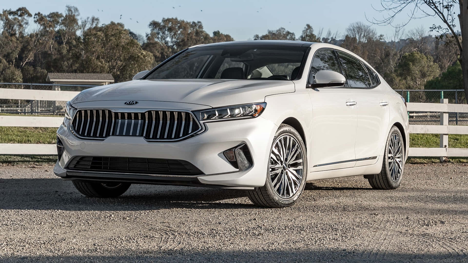 Kia Cadenza, white, gravel, Full HD Desktop Wallpaper