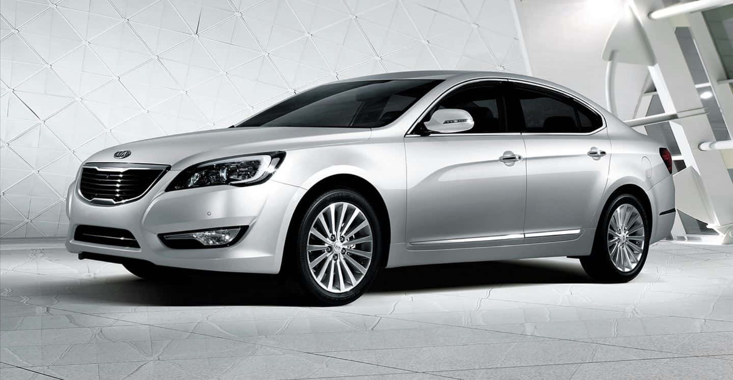 2021 Kia Cadenza, sleek silver sedan, studio lights, HD Desktop Wallpaper