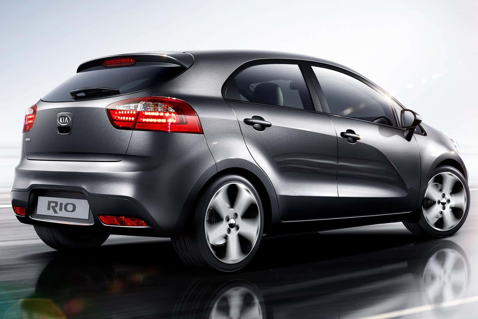 Silver Kia Rio, hatchback, reflective wet road, HD Desktop Wallpaper