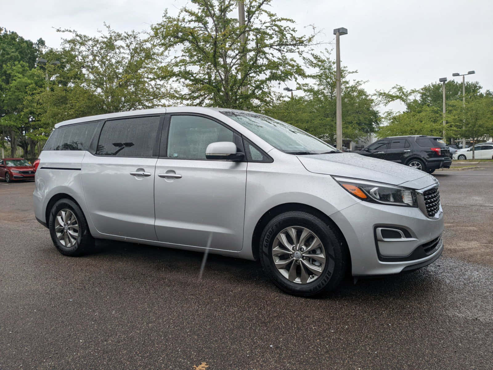 Kia Sedona, sleek silver, minivan, HD Desktop Wallpaper