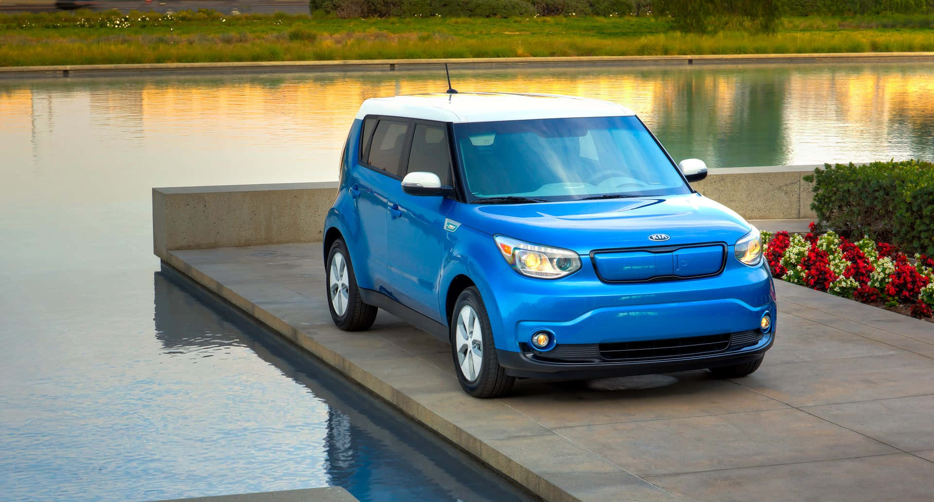 Kia Soul, vibrant blue, white roof, Full HD Desktop Wallpaper